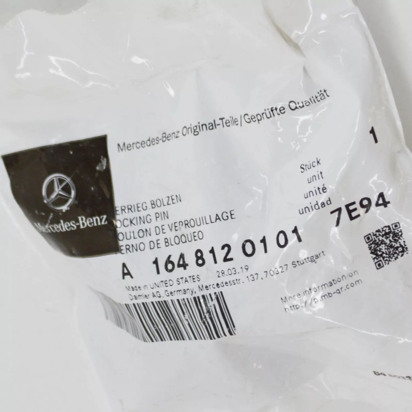 NEW MB GL X164 REAR PARCEL SHELF LEFT LOCKING PIN A16481201017E94 ORIGINAL