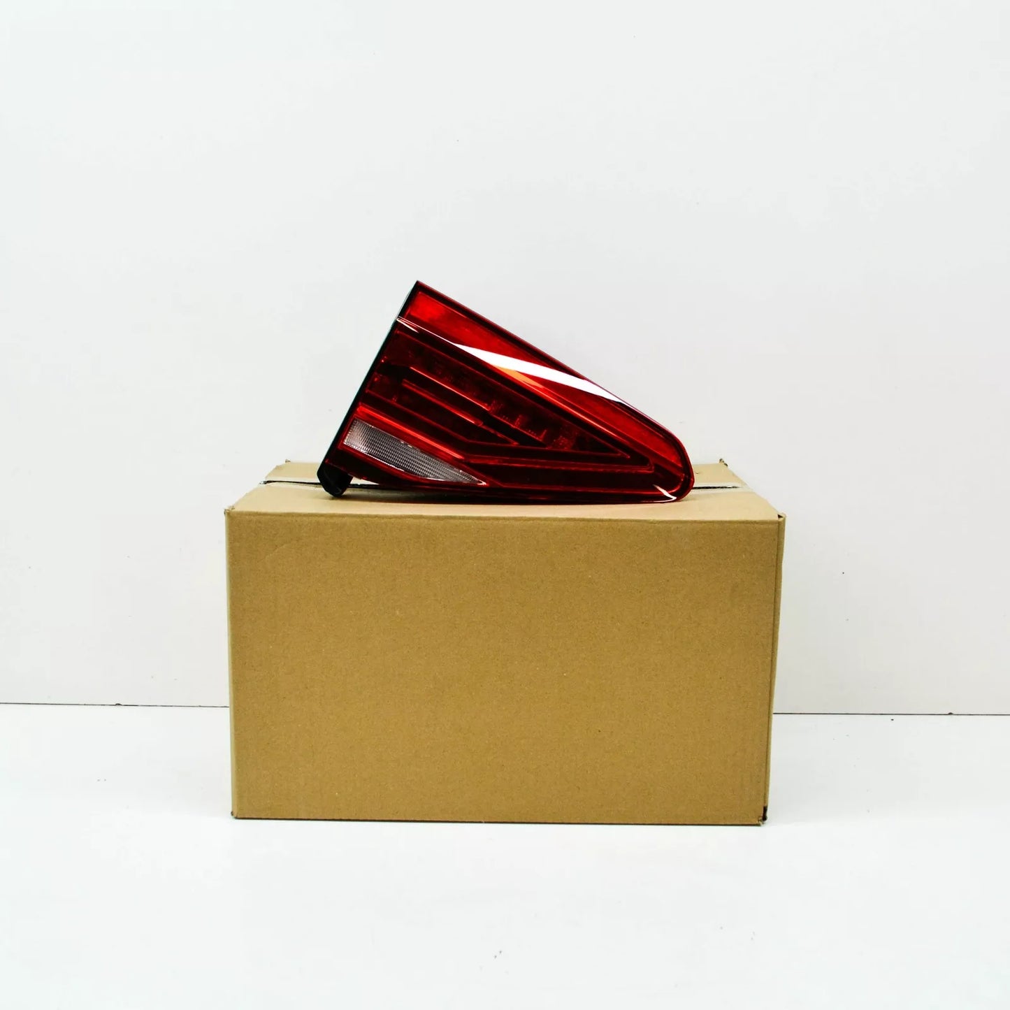 NEW VOLKSWAGEN TOURAN 5T REAR LEFT LED INNER TAILGATE LIGHT 5TA945307B ORIGINAL