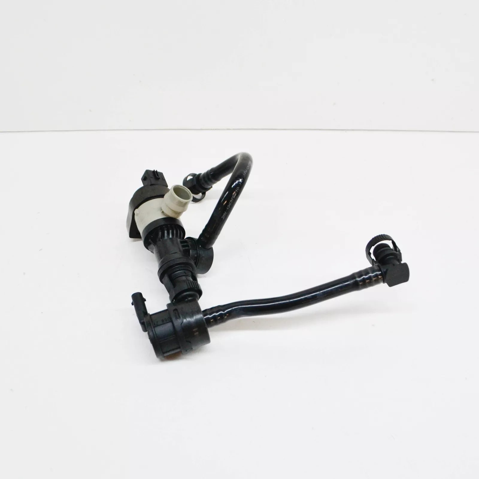 NEW BMW 5 F10 3.0I FUEL TANK VENTILATION VALVE W/ PIPE 13907636157 ORIGINAL