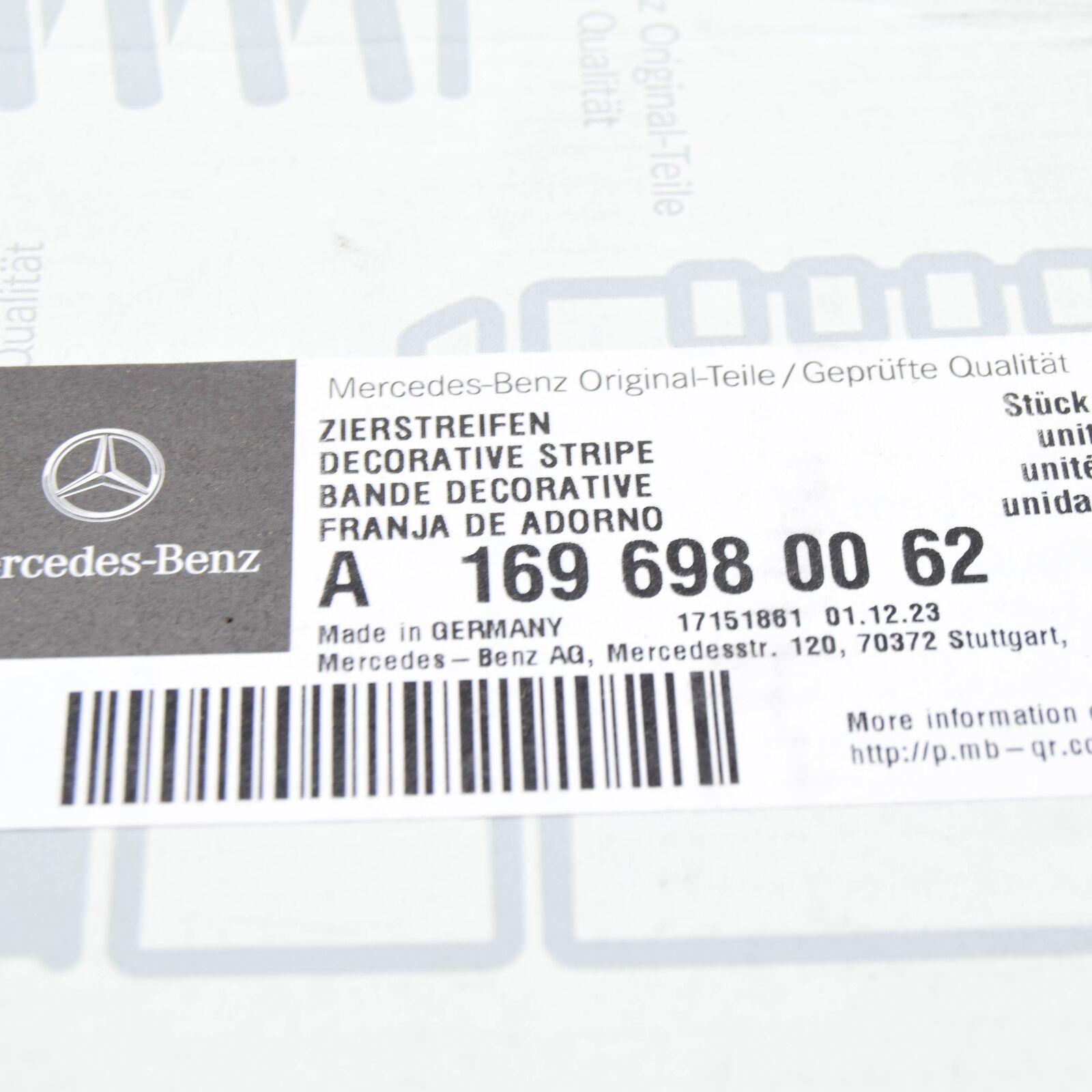NEW MERCEDES-BENZ B W245 REAR BUMPER TRIM STRIP A1696980062 ORIGINAL