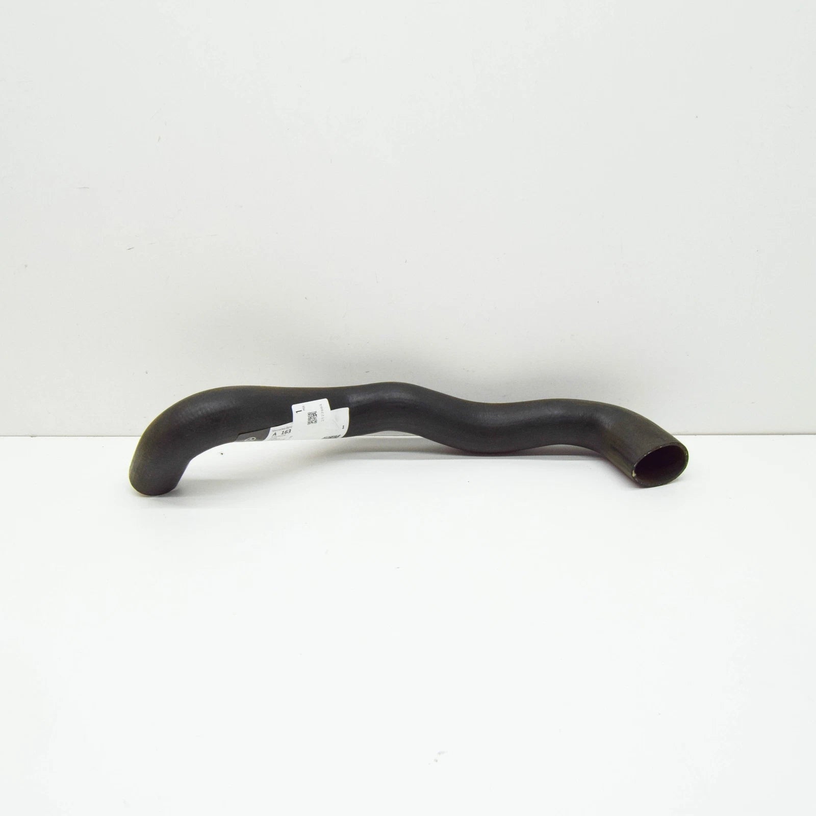 NEW MERCEDES-BENZ M-CLASS W163 UPPER RADIATOR HOSE A1635012282 ORIGINAL