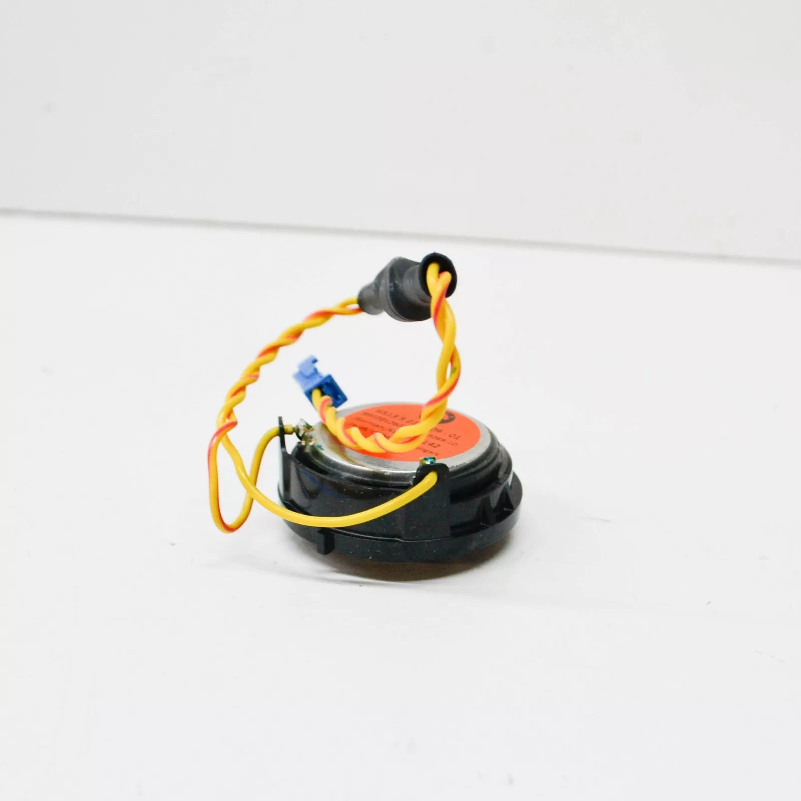 NEW BMW 1 E81 REAR HARMAN KARDON TWEETER 65139217909 9217909 ORIGINAL