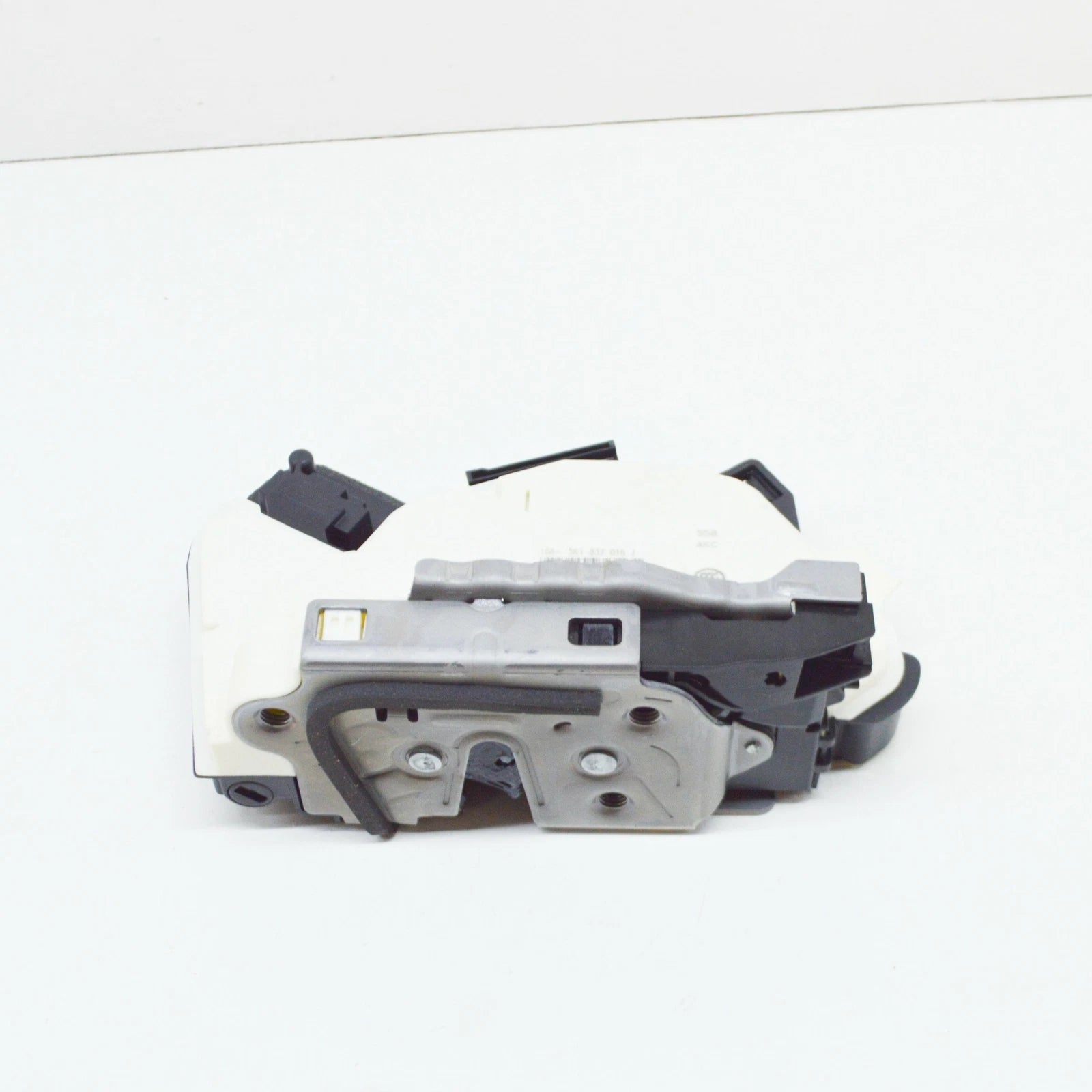 NEW VOLKSWAGEN JETTA MK6 FRONT RIGHT DOOR LOCK LHD 5K1837016J ORIGINAL