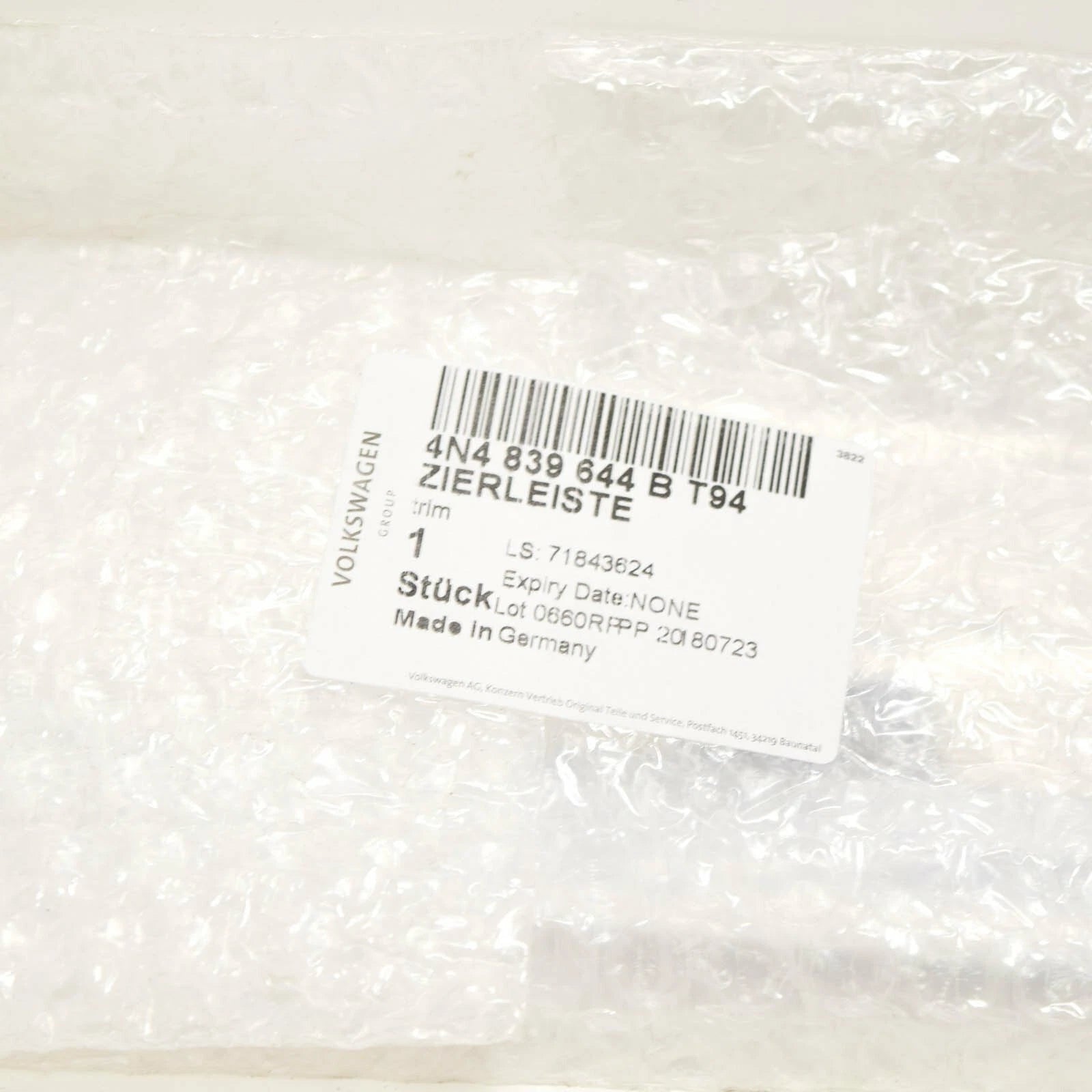 NEW AUDI A8 4N D5 REAR RIGHT DOOR WINDOW GUIDE STRIP TRIM 4N4839644BT94 ORIGINAL