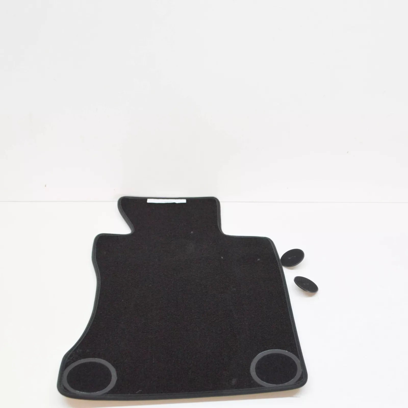 NEW BMW 5 E60 FRONT LEFT FLOOR MAT 51479117175 9117175 ORIGINAL