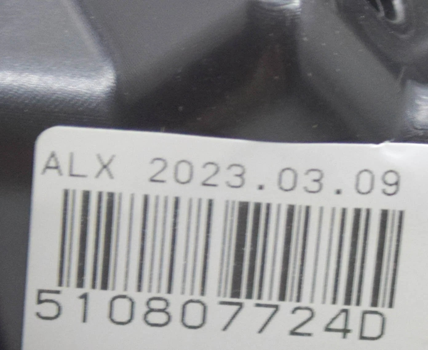 NEW VOLKSWAGEN GOLF SPORTSVAN AM1 FRONT RIGHT BUMPER BRACKET 510807724D ORIGINAL