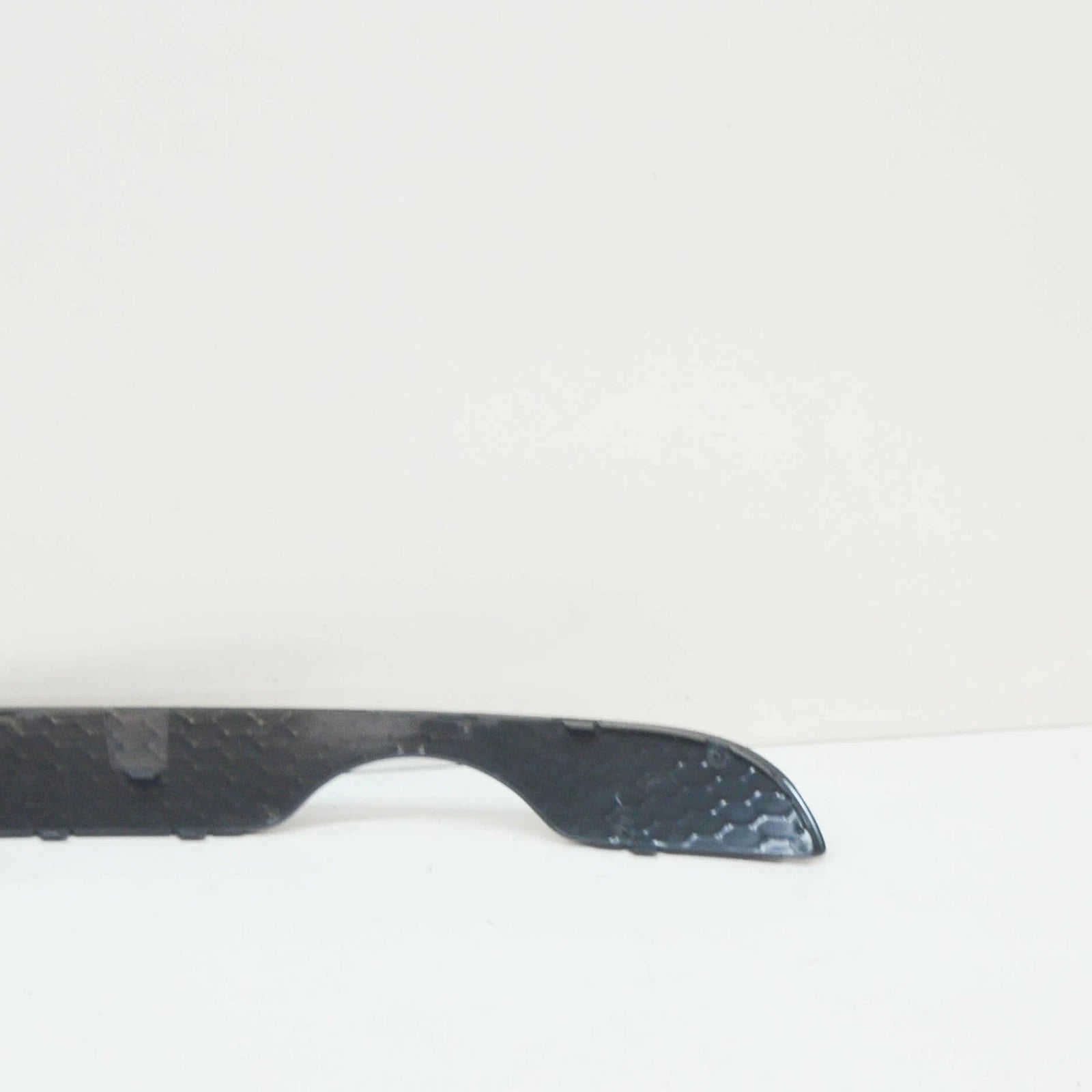 NEW AUDI Q5 8R REAR BUMPER CENTER LOWER GRILLE 8R0807823F 2014