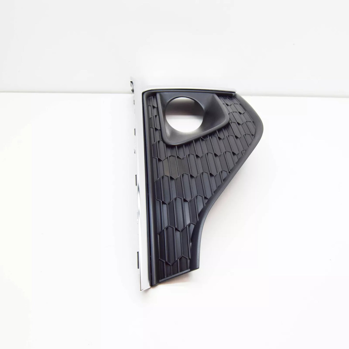 NEW AUDI A5 SPORTBACK F5 FRONT RIGHT AIR GUIDE GRILLE 8W6807682S3Q7 ORIGINAL