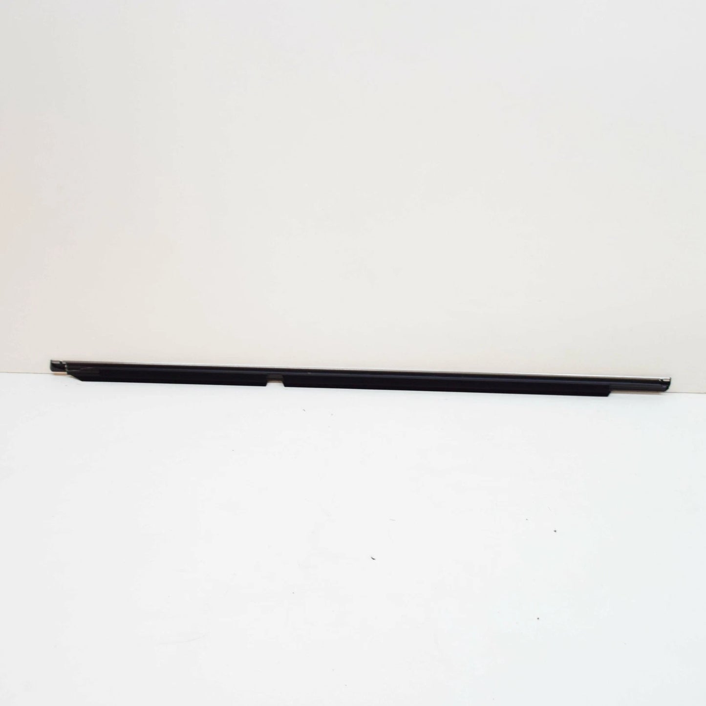 NEW MB C W204 REAR RIGHT DOOR WINDOW OUTSIDE SEALING FRAME A2047351665 ORIGINAL