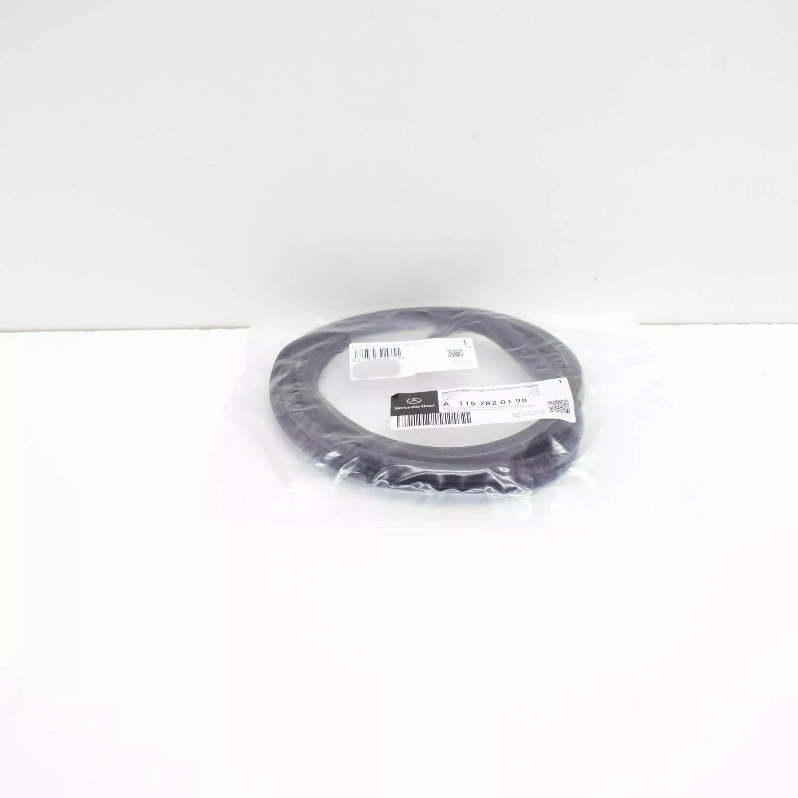 NEW MERCEDES-BENZ SALOON W123 SLIDING ROOF SEAL A1157820198