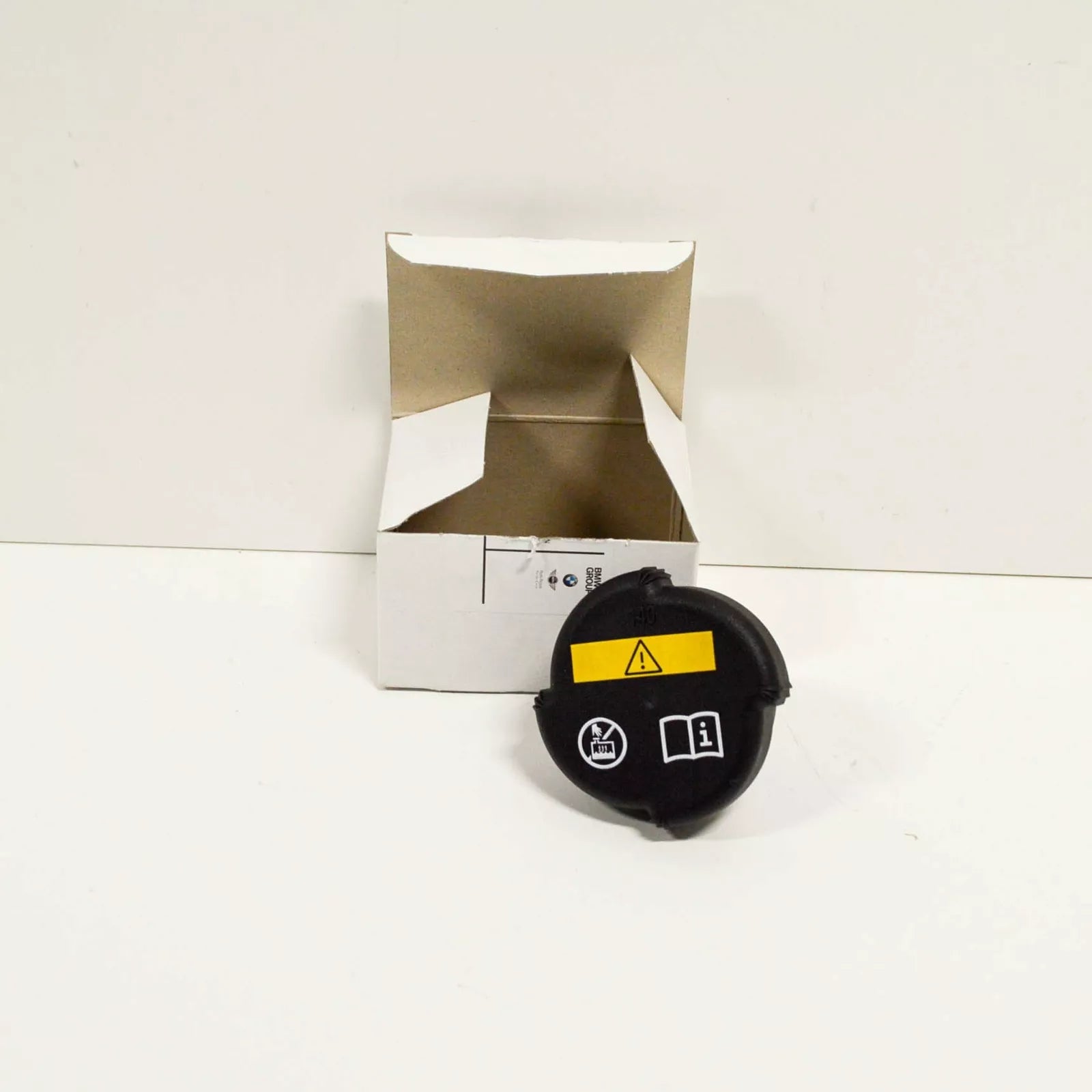 NEW BMW E36 E38 E39 E46 RADIATOR EXPANSION TANK CAP COVER 7639023 17137639023