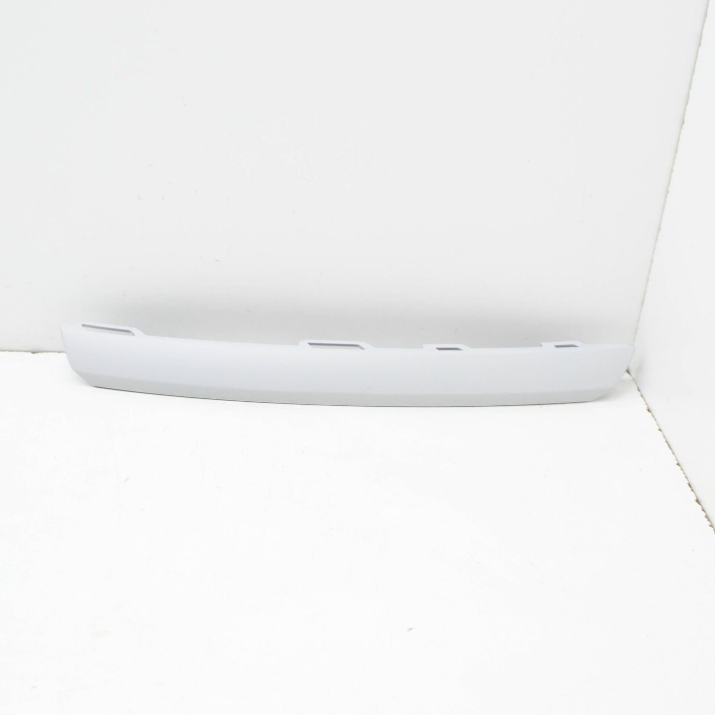 NEW VOLKSWAGEN TIGUAN AD FRONT RIGHT BUMPER MOLDING 5NA853102BGRU ORIGINAL