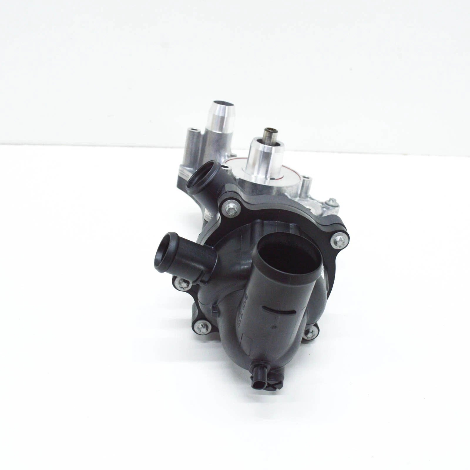 NEW VOLKSWAGEN TOUAREG 7L WATER PUMP 079121010D ORIGINAL