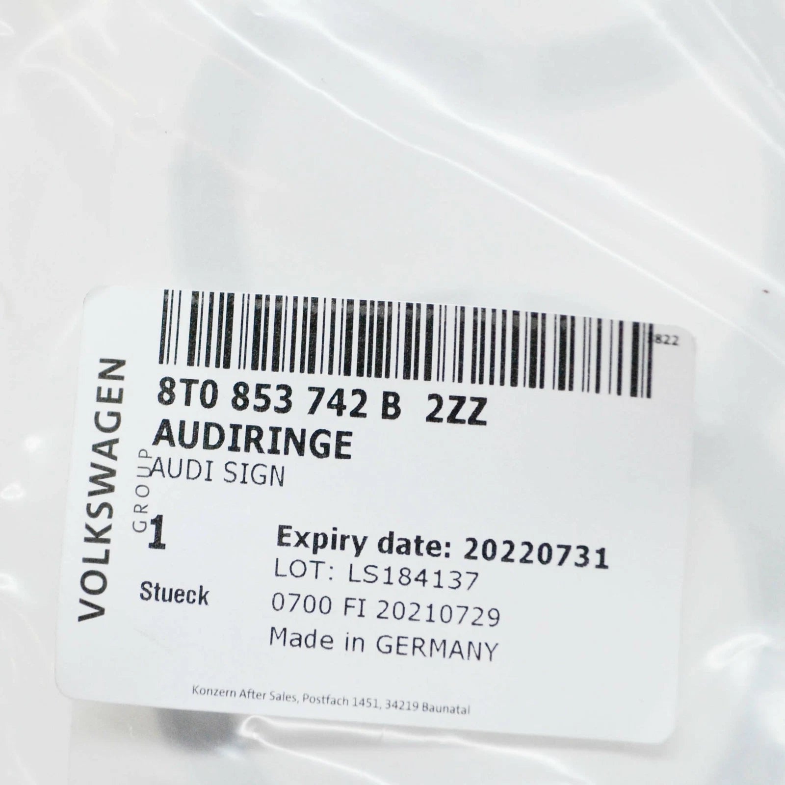 NEW AUDI A4 B8 REAR EMBLEM BADGE 8T0853742B2ZZ ORIGINAL