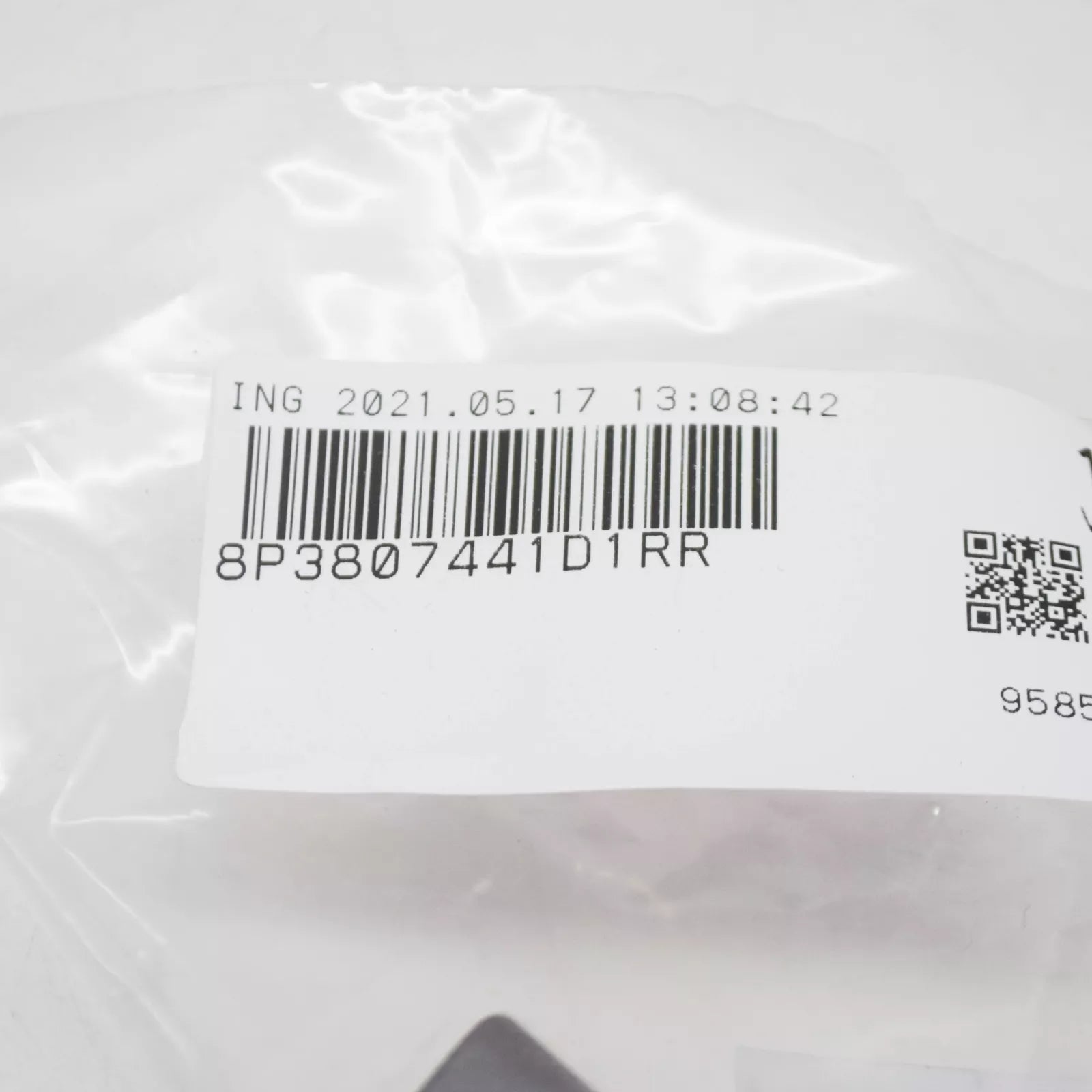 NEW AUDI A3 8P1 REAR BUMPER TOW HOOK EYE CAP COVER 8P3807441D1RR ORIGINAL