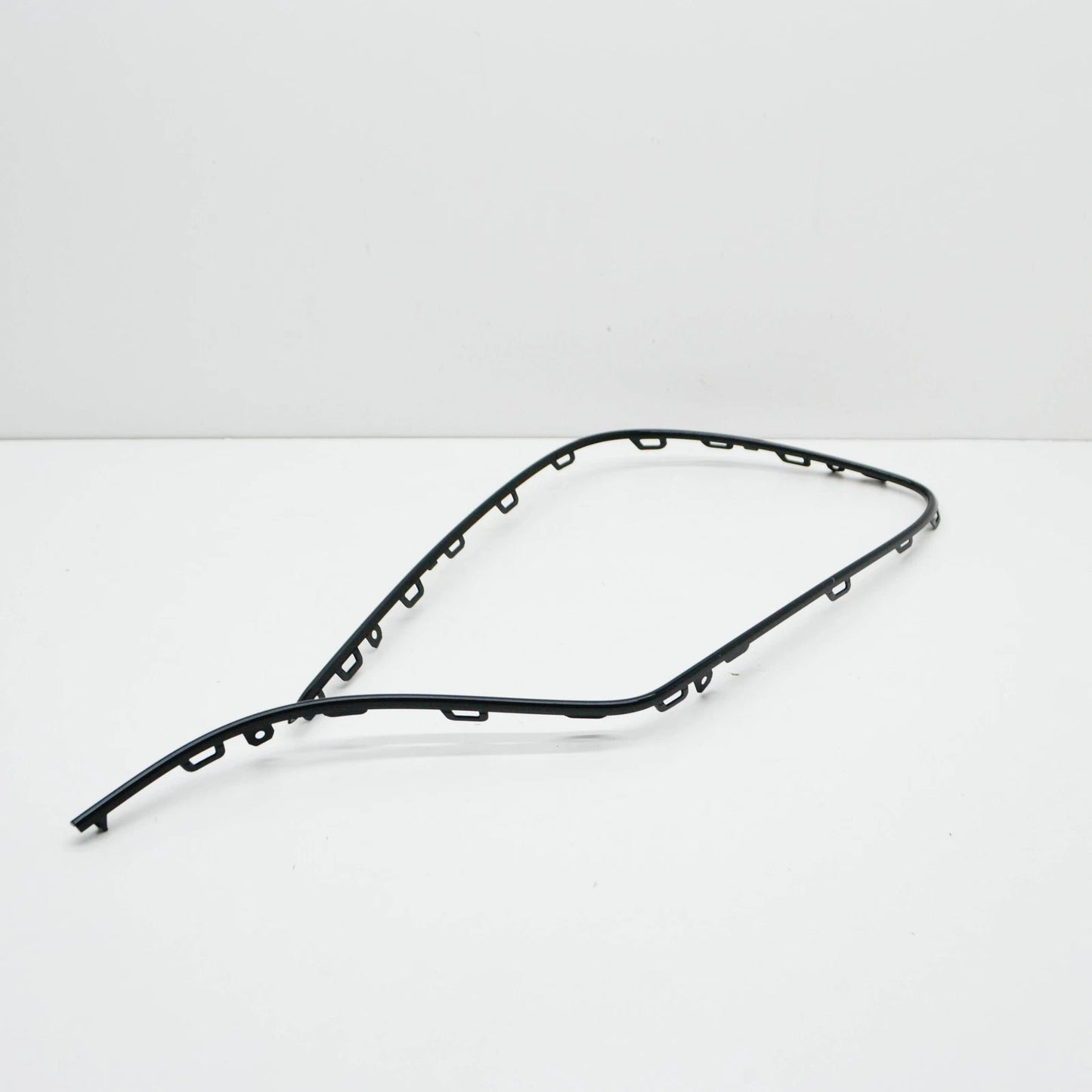 NEW MERCEDES-BENZ S W222 AMG FRONT LEFT BUMPER TRIM A2228850801 2018 ORIGINAL