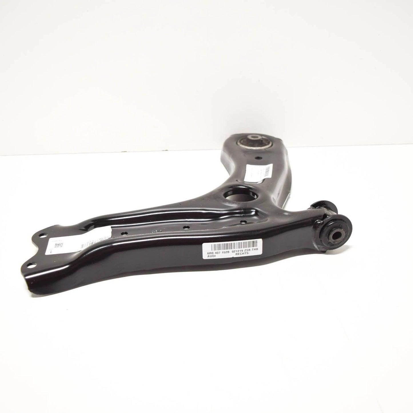 NEW VOLKSWAGEN GOLF MK5 FRONT BUMPER RIGHT GUIDE 1K0807890B ORIGINAL