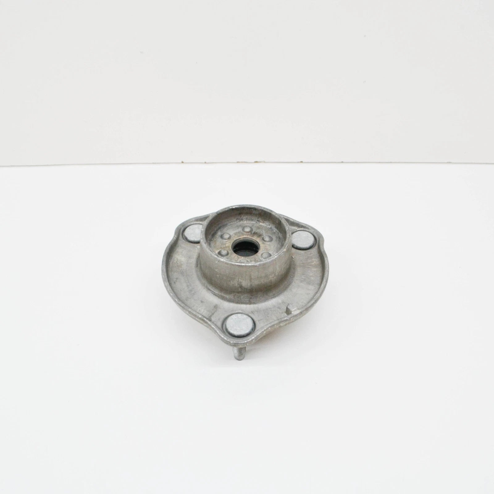 NEW MERCEDES-BENZ C W205 FRONT COIL SPRING SUPPORT BUSHING A2053230220 ORIGINAL