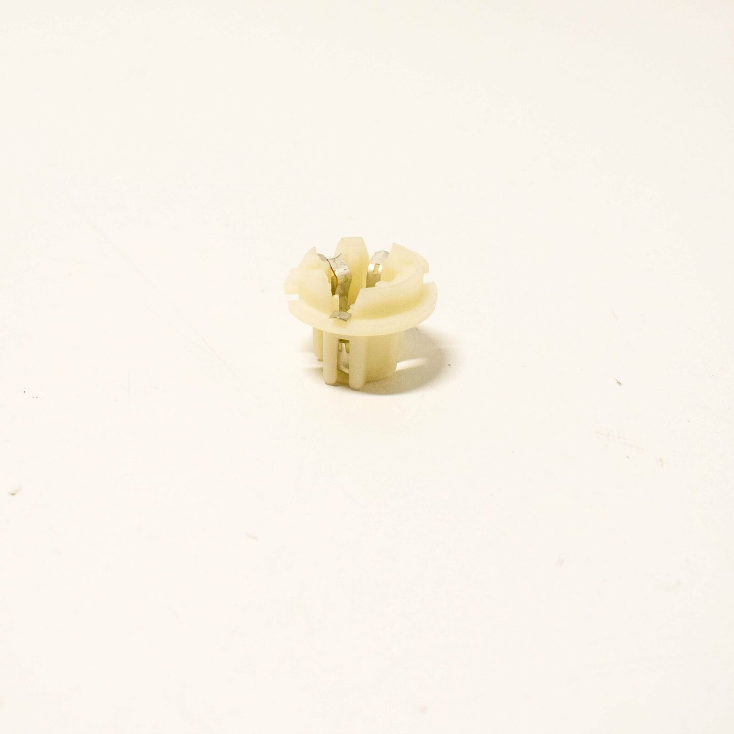 NEW MERCEDES-BENZ E-CLASS W210 BRAKE LIGHT SOCKET A2108260782 ORIGINAL