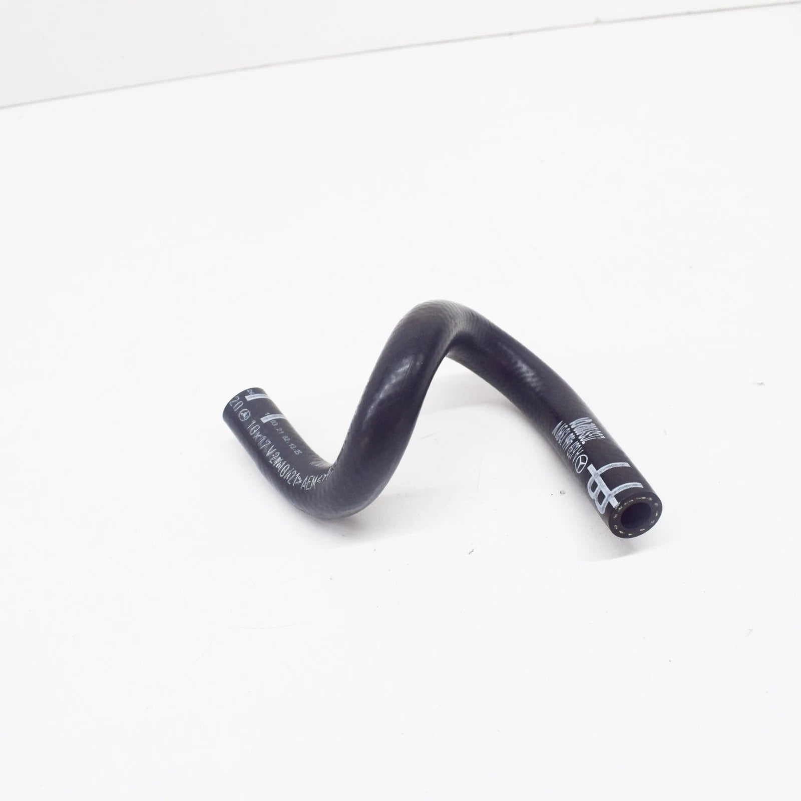 NEW MERCEDES-BENZ VITO W639 COOLING PIPE- PUMP MOLDED HOSE A6394661381