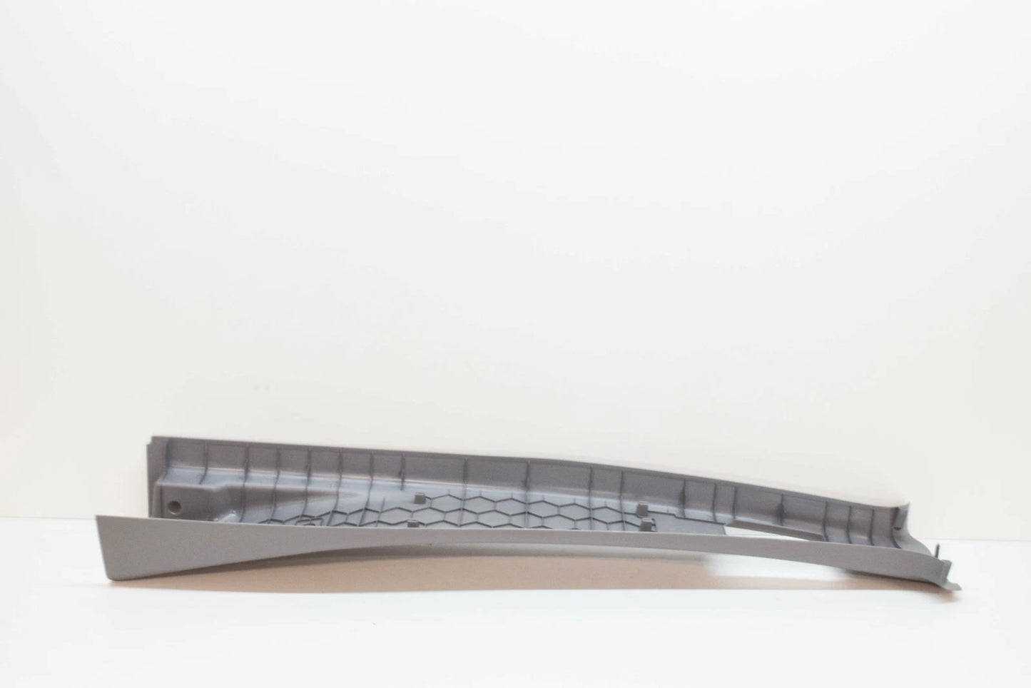 NEW MERCEDES-BENZ SPRINTER W906 RIGHT SIDE B PILLAR TRIM A90669203007J69