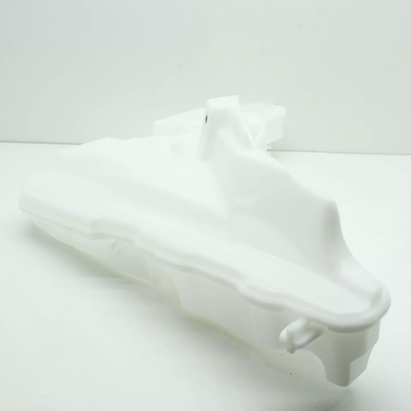 NEW AUDI Q8 4MN WINDSHIELD WASH WATER RESERVOIR 4M0955452C ORIGINAL