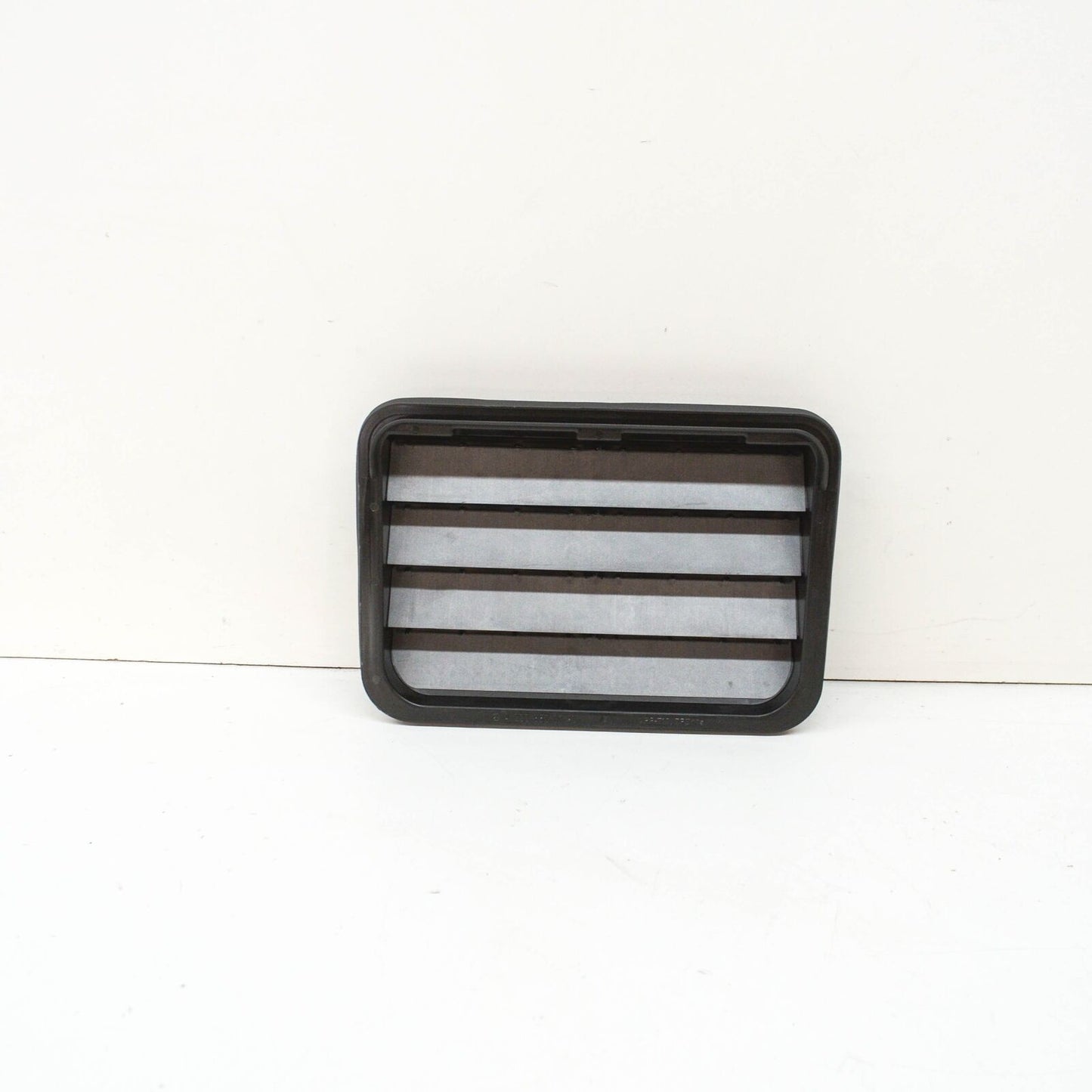 NEW MB S W222 REAR QUARTER PANEL LEFT VENTILATION GRILLE A2228300142 ORIGINAL