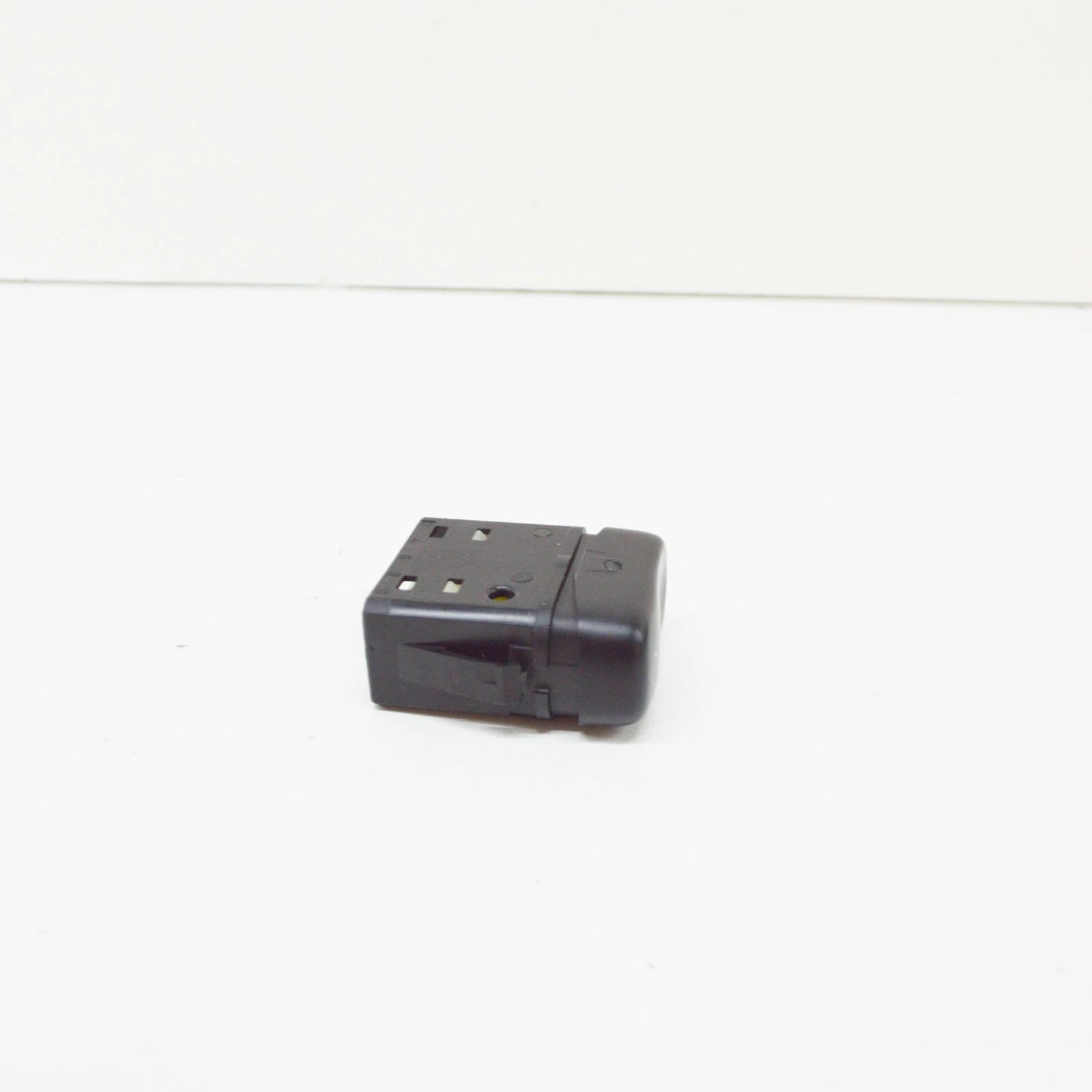 NEW MERCEDES-BENZ SPRINTER W903 REAR FOG LAMP SWITCH A0065455207 ORIGINAL