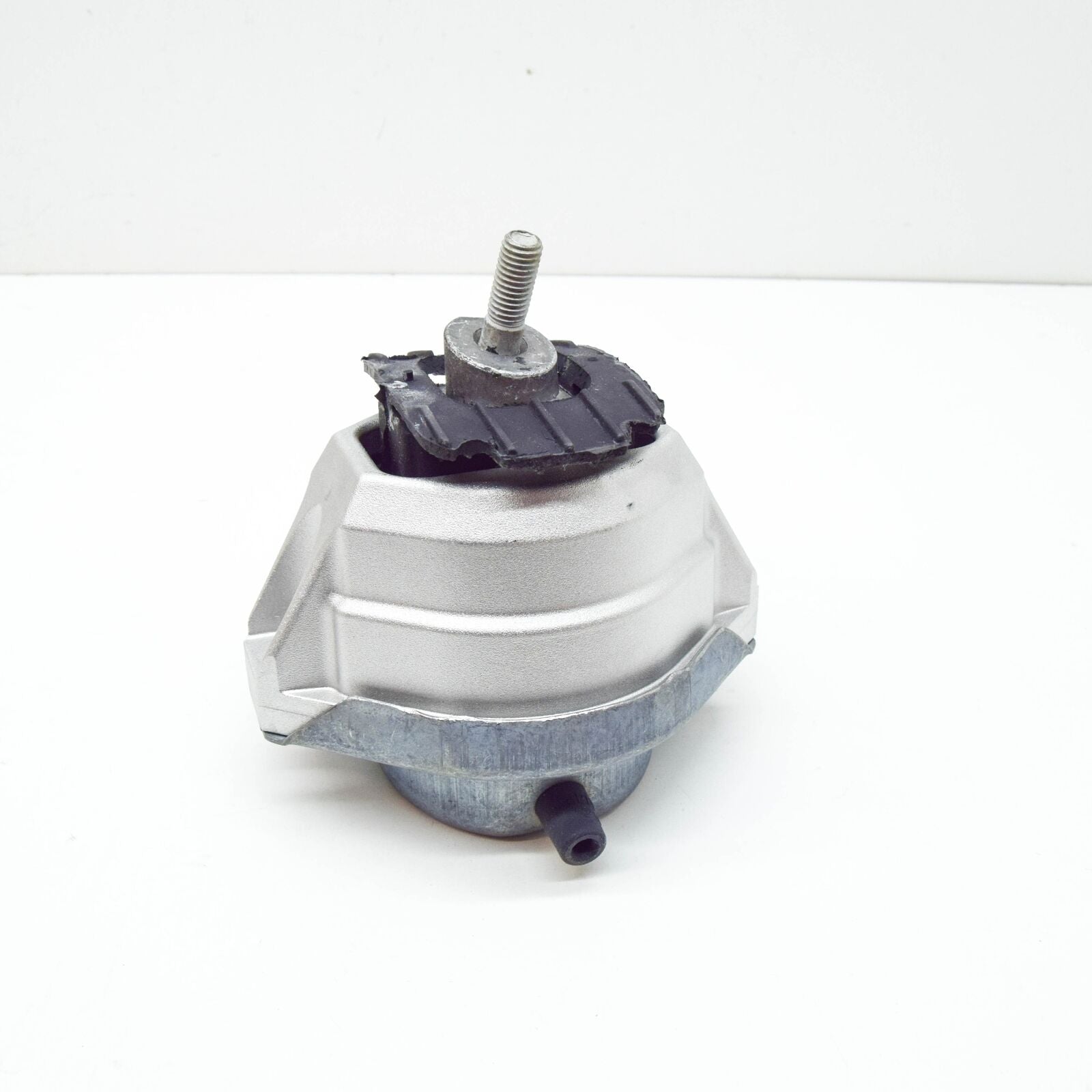 new bmw 5 e60 right side engine mount 22116769874 original