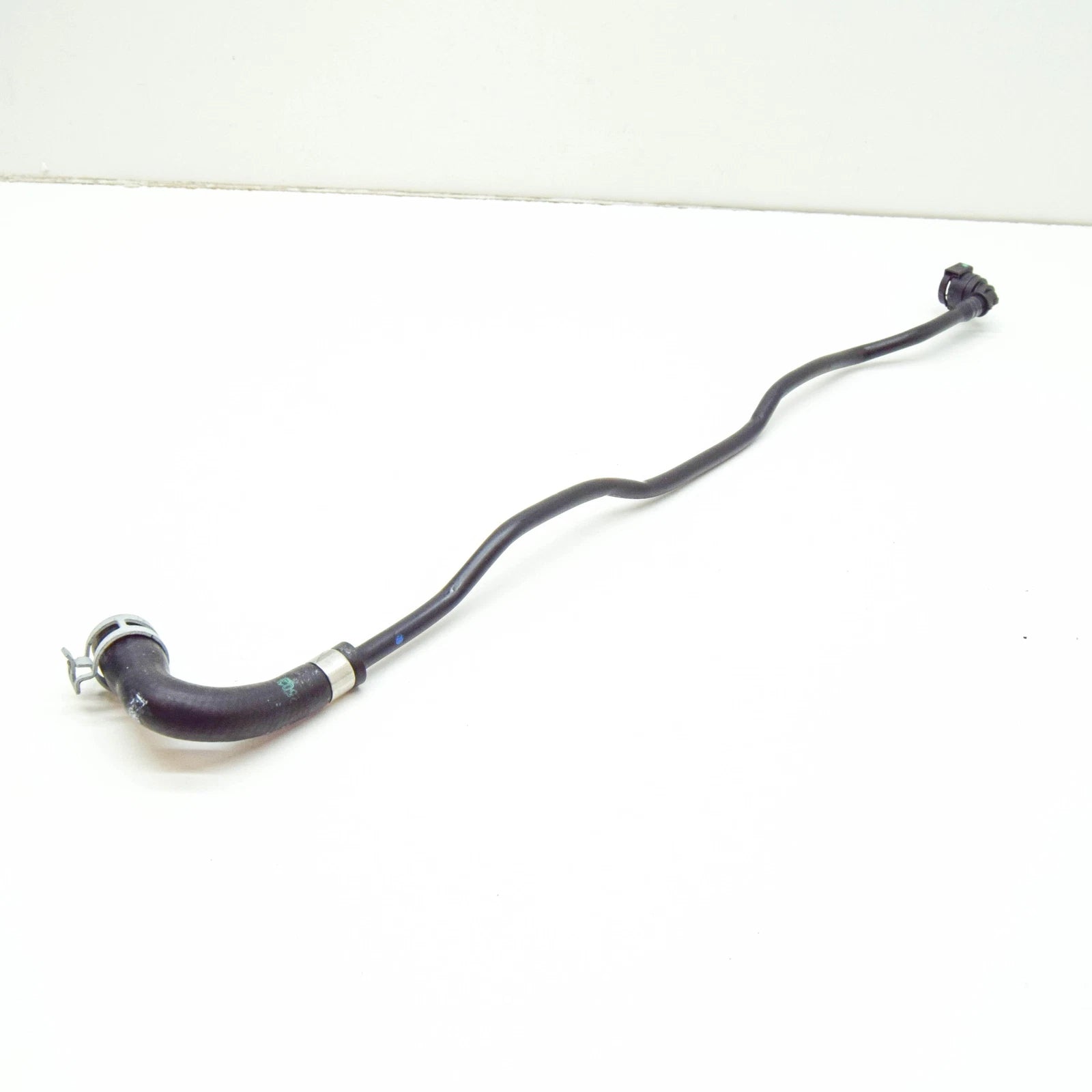 NEW MERCEDES-BENZ S W223 COOLANT EXPANSION TANK HOSE A2235012401 ORIGINAL