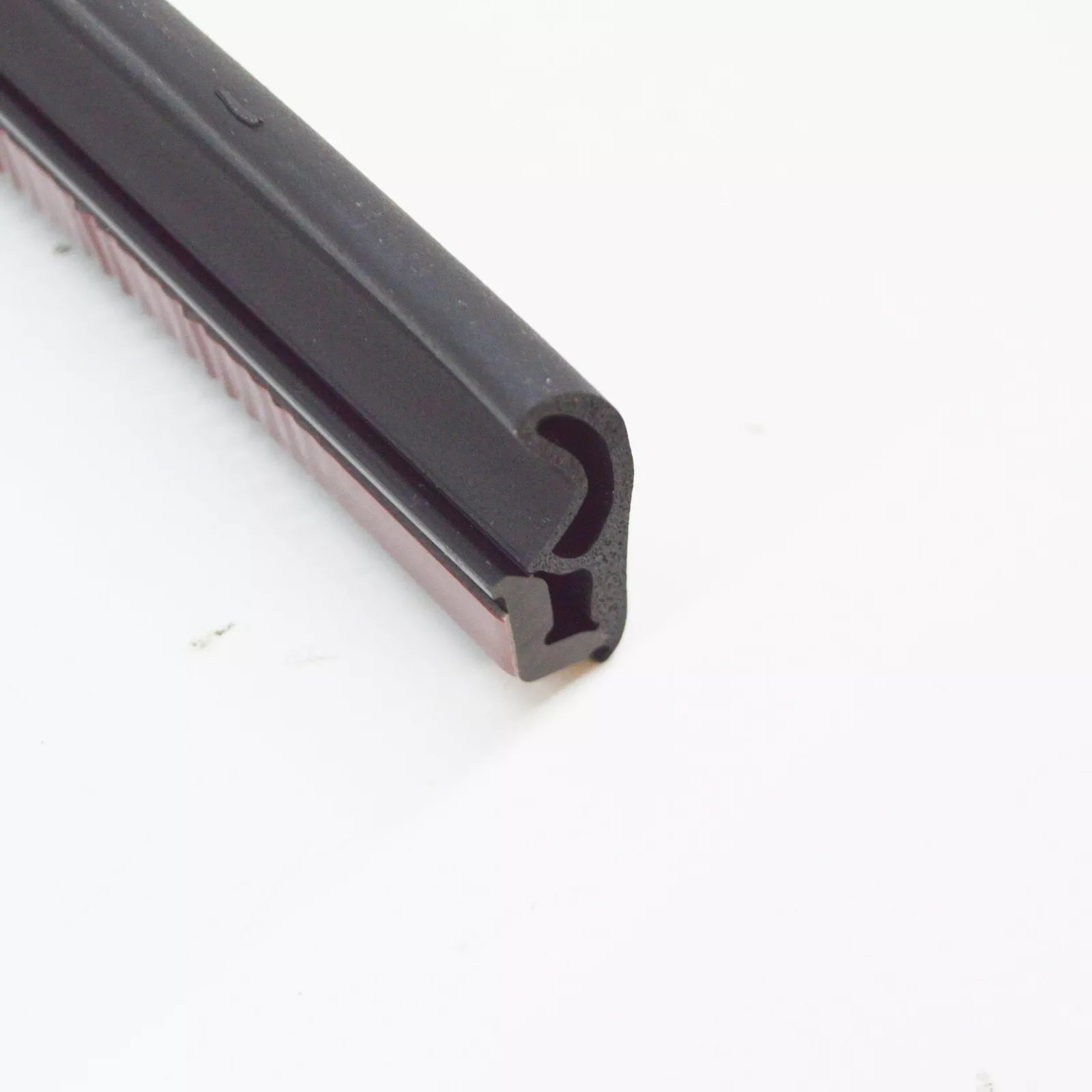 NEW VOLKSWAGEN AMAROK HARDTOP REAR LID LOWER SEAL 2H7817667