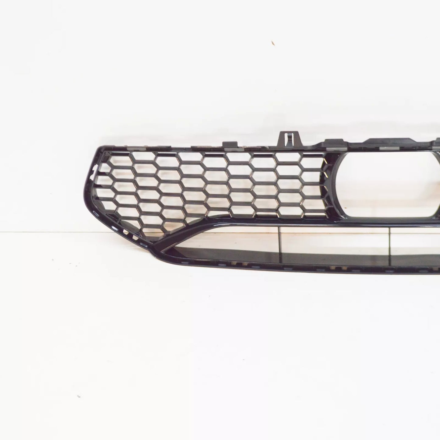 NEW BMW F90 FRONT LOWER GRILLE 51118072980 8072980 ORIGINAL
