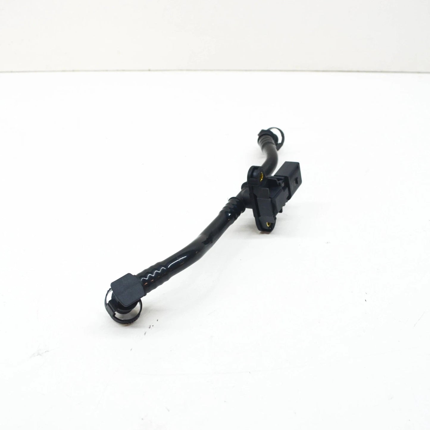 NEW BMW 2 GRAN COUPE F44 TANK EVAP LINE WITH PRESSURE SENSOR 3908671025 ORIGINAL