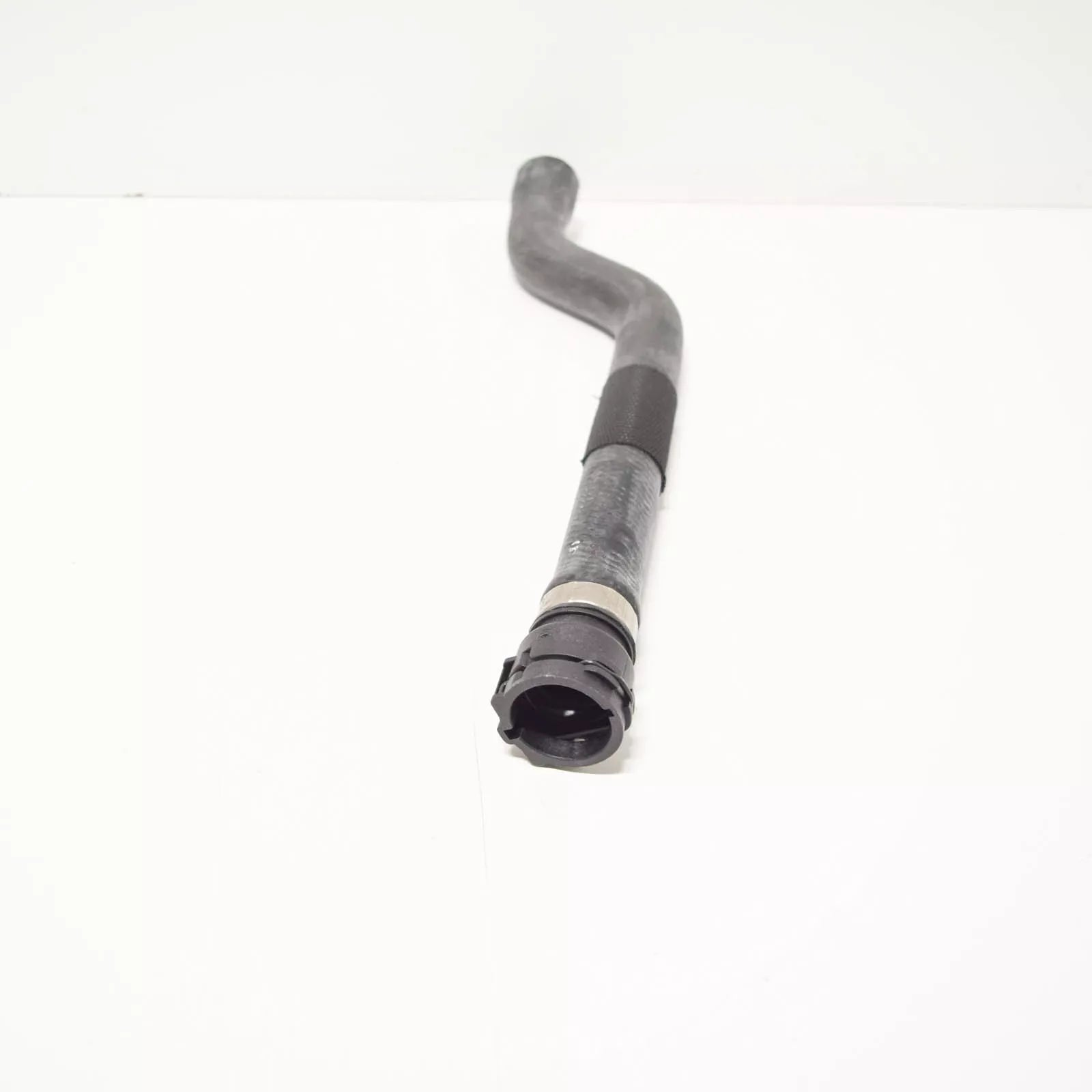 NEW BMW 5 E39 COOLING SYSTEM WATER HOSE PIPE 11532247820 ORIGINAL