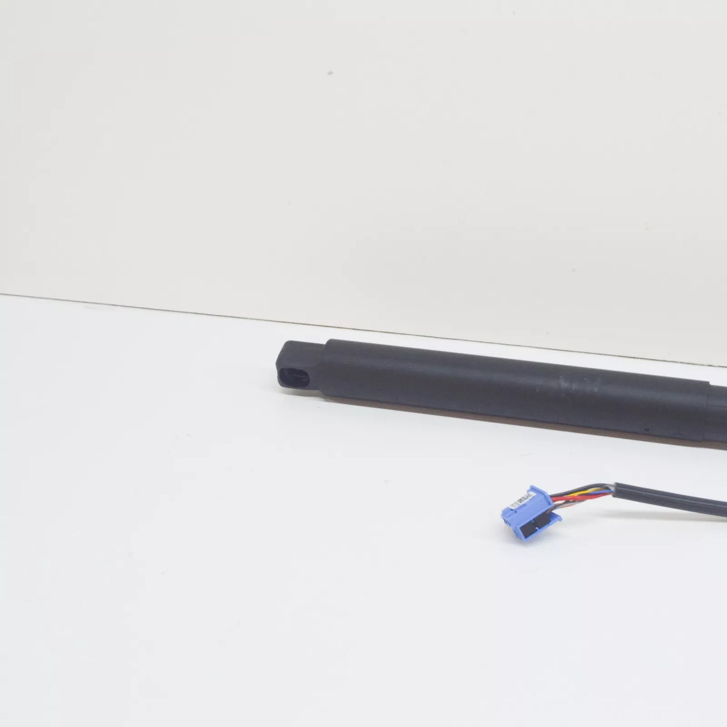 NEW MERCEDES-BENZ ML W166 REAR END DOOR RIGHT DRIVE SPINDLE A1668900000 ORIGINAL