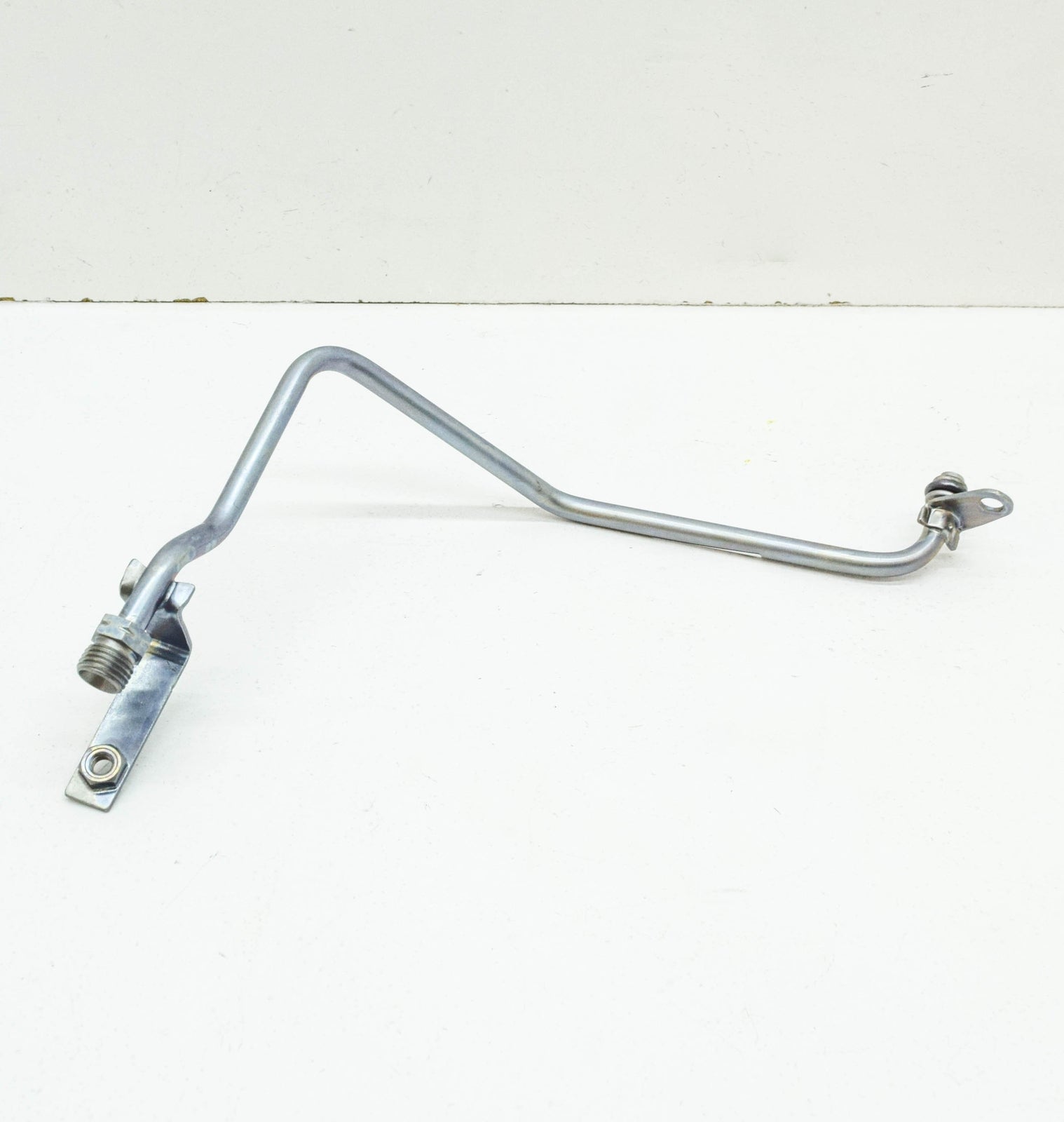 NEW MERCEDES-BENZ C W204 OIL LINE A6511800320 ORIGINAL