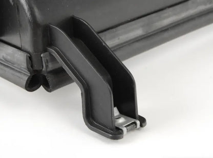 NEW BMW X5 E70 FRONT RIGHT ENGINE OIL COOLER AIR DUCT 7205946 51717205946