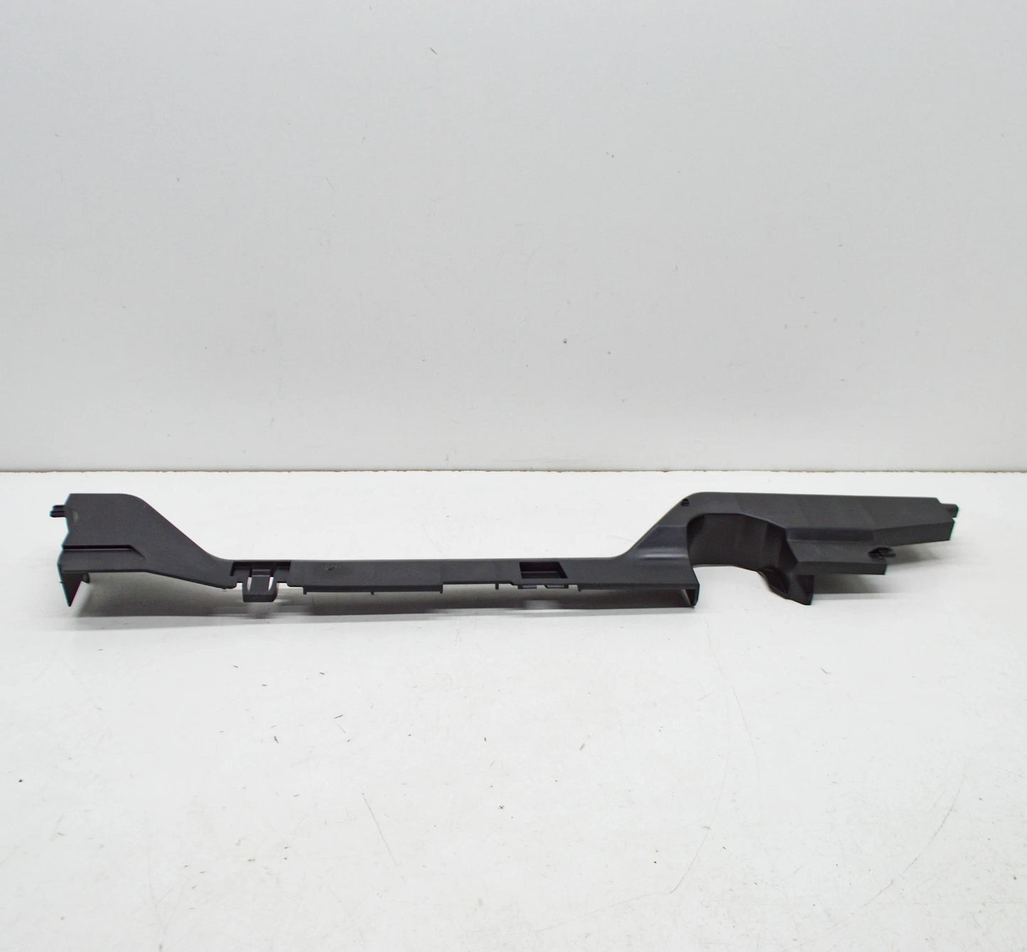 NEW BMW X5 G05 RIGHT RADIATOR COVERING 17118655769 ORIGINAL