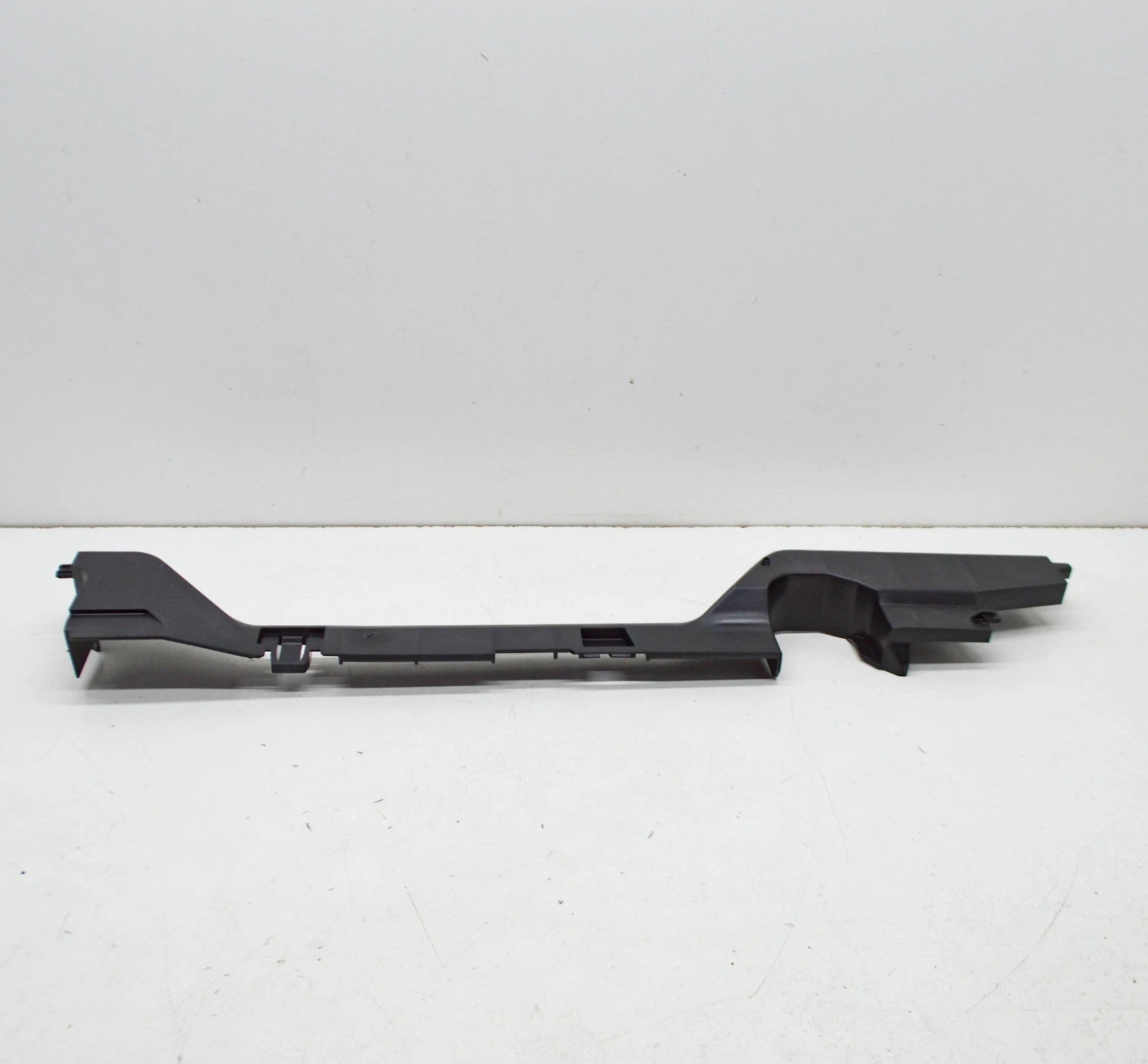 NEW BMW X5 G05 RIGHT RADIATOR COVERING 17118655769 ORIGINAL