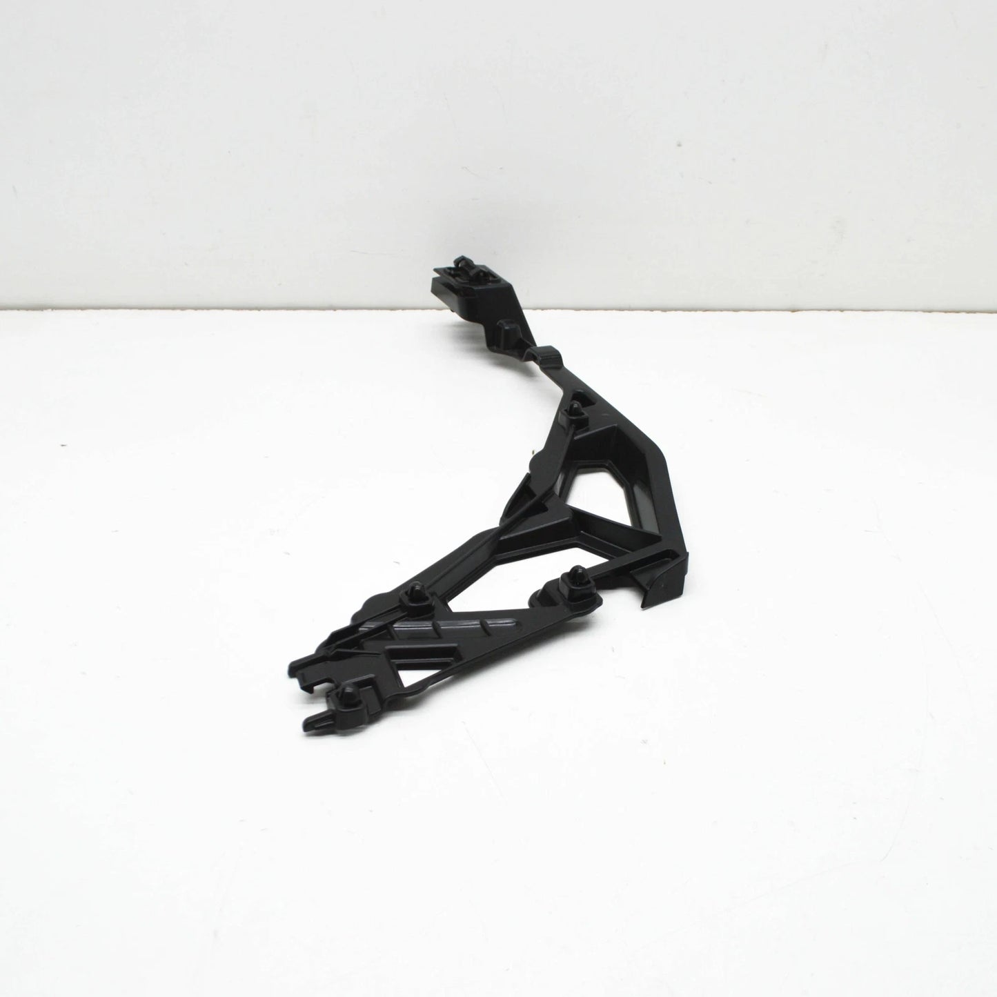 NEW MERCEDES-BENZ CLS C257 LEFT SIDE SKIRT RETAINING TRIM A2576982300 ORIGINAL