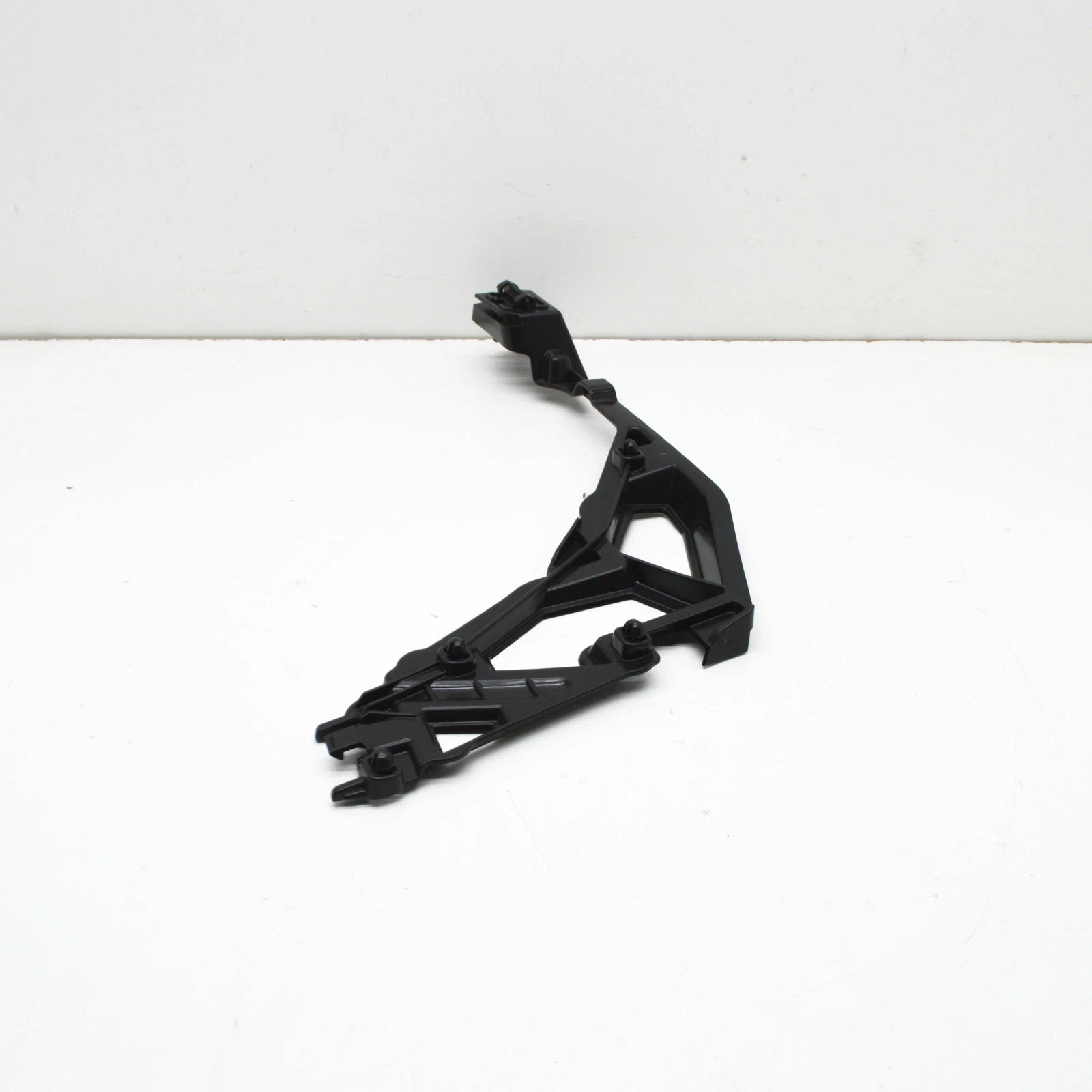 NEW MERCEDES-BENZ CLS C257 LEFT SIDE SKIRT RETAINING TRIM A2576982300 ORIGINAL