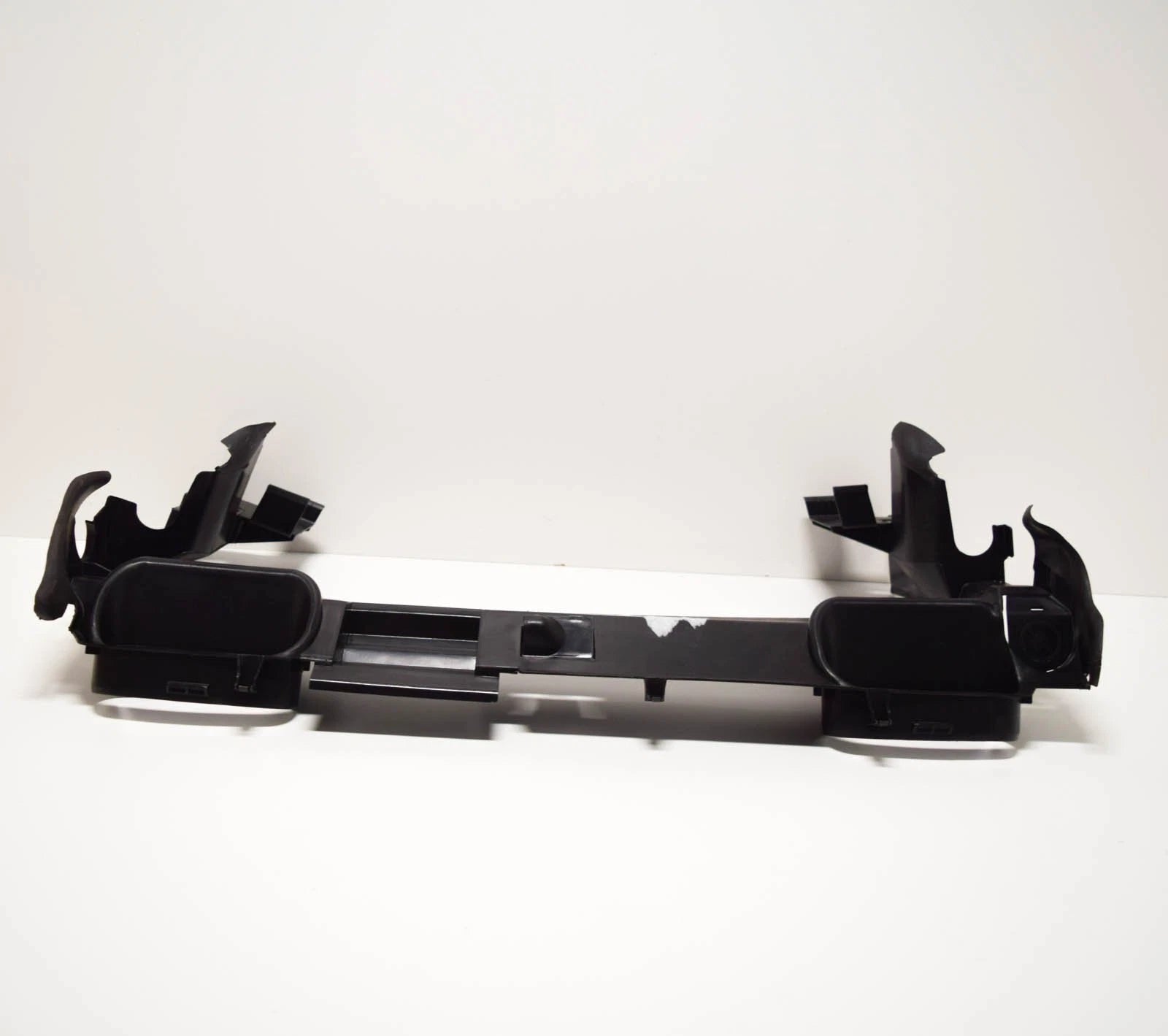 NEW MERCEDES-BENZ C COUPE CL203 AIR BAFFLE A2035052230 ORIGINAL