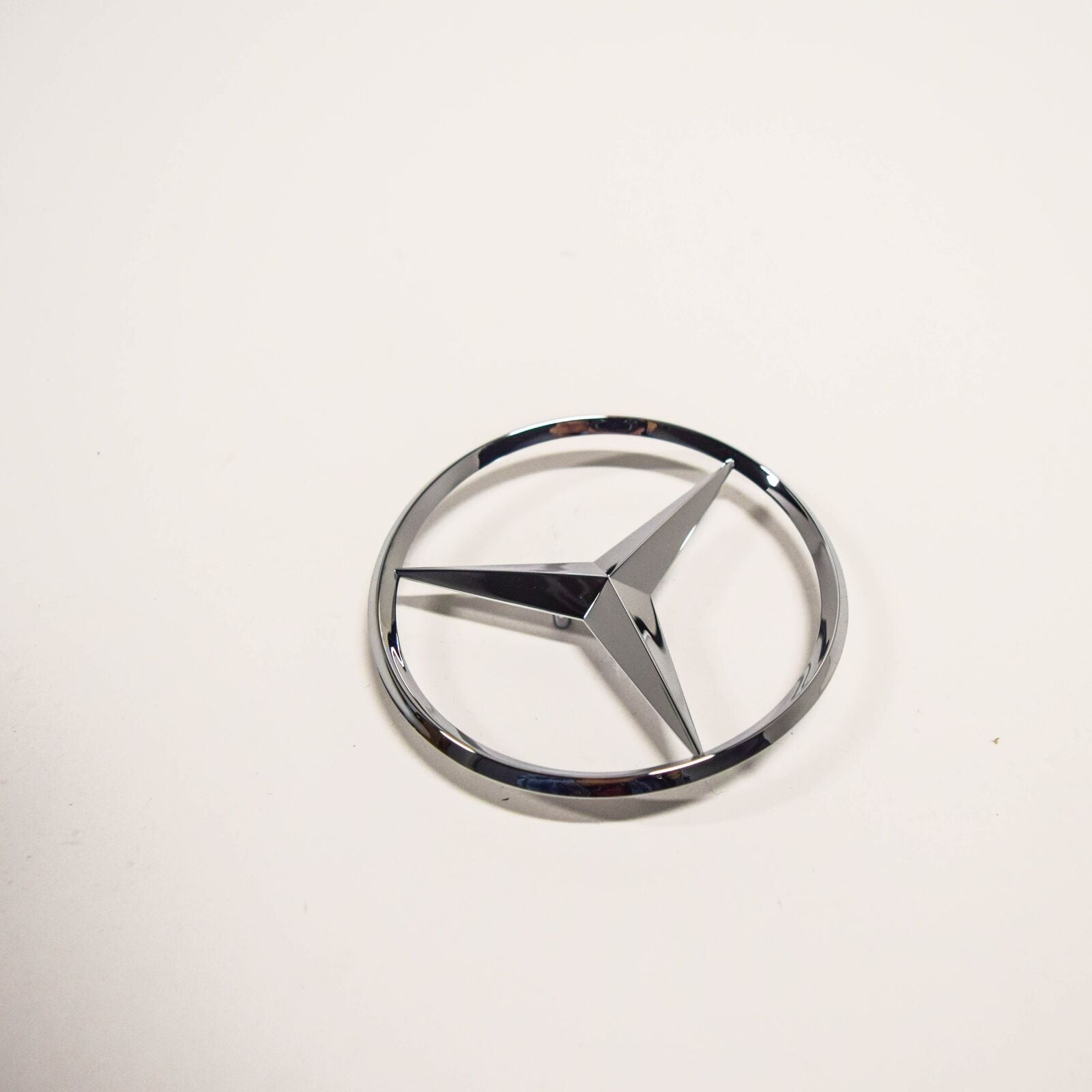 NEW MB C-CLASS W204 REAR TRUNK BOOT LID STAR EMBLEM BADGE A2047580058 ORIGINAL