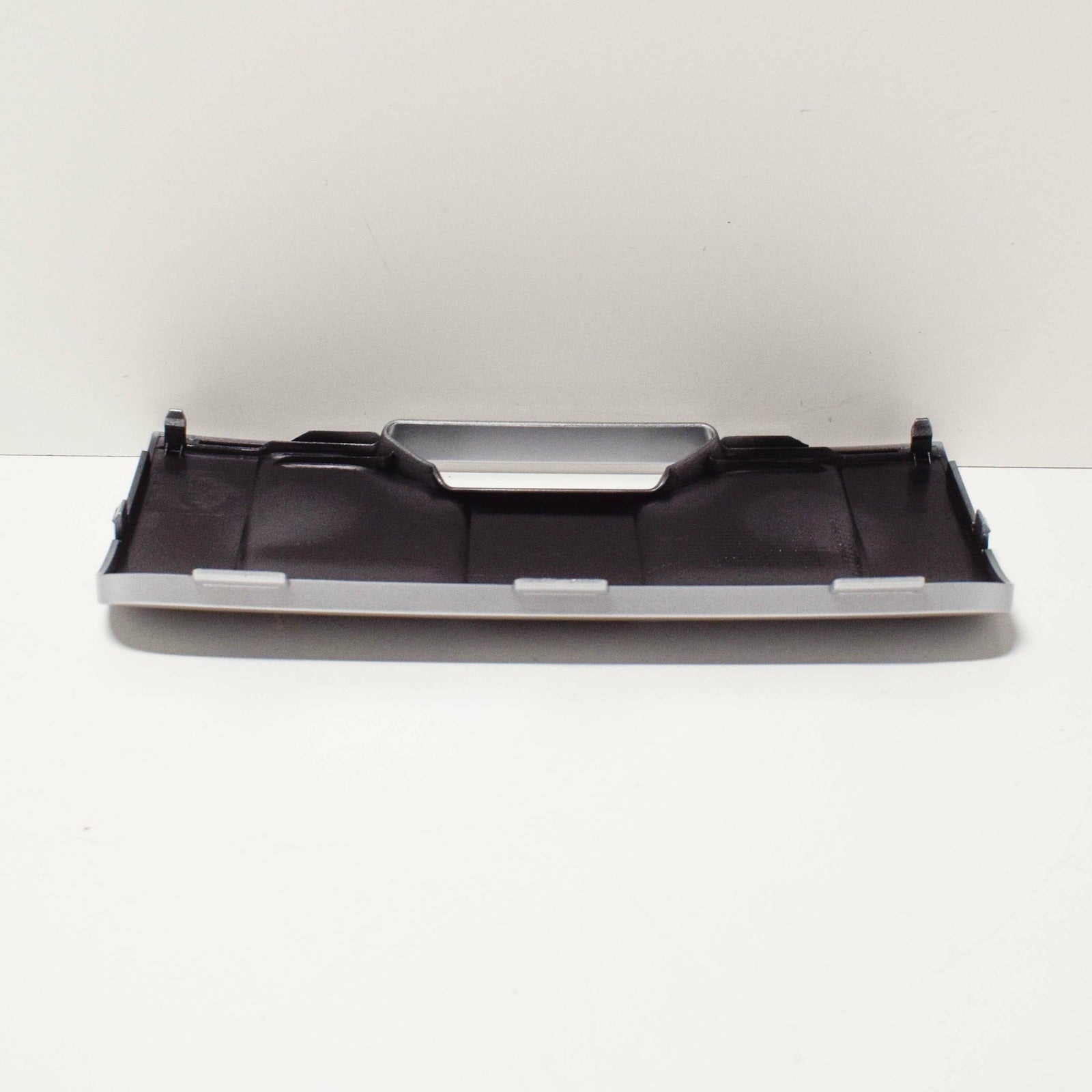 NEW VOLKSWAGEN PASSAT B7 REAR BUMPER TOWING HITCH COVER 3AF807397U34 ORIGINAL