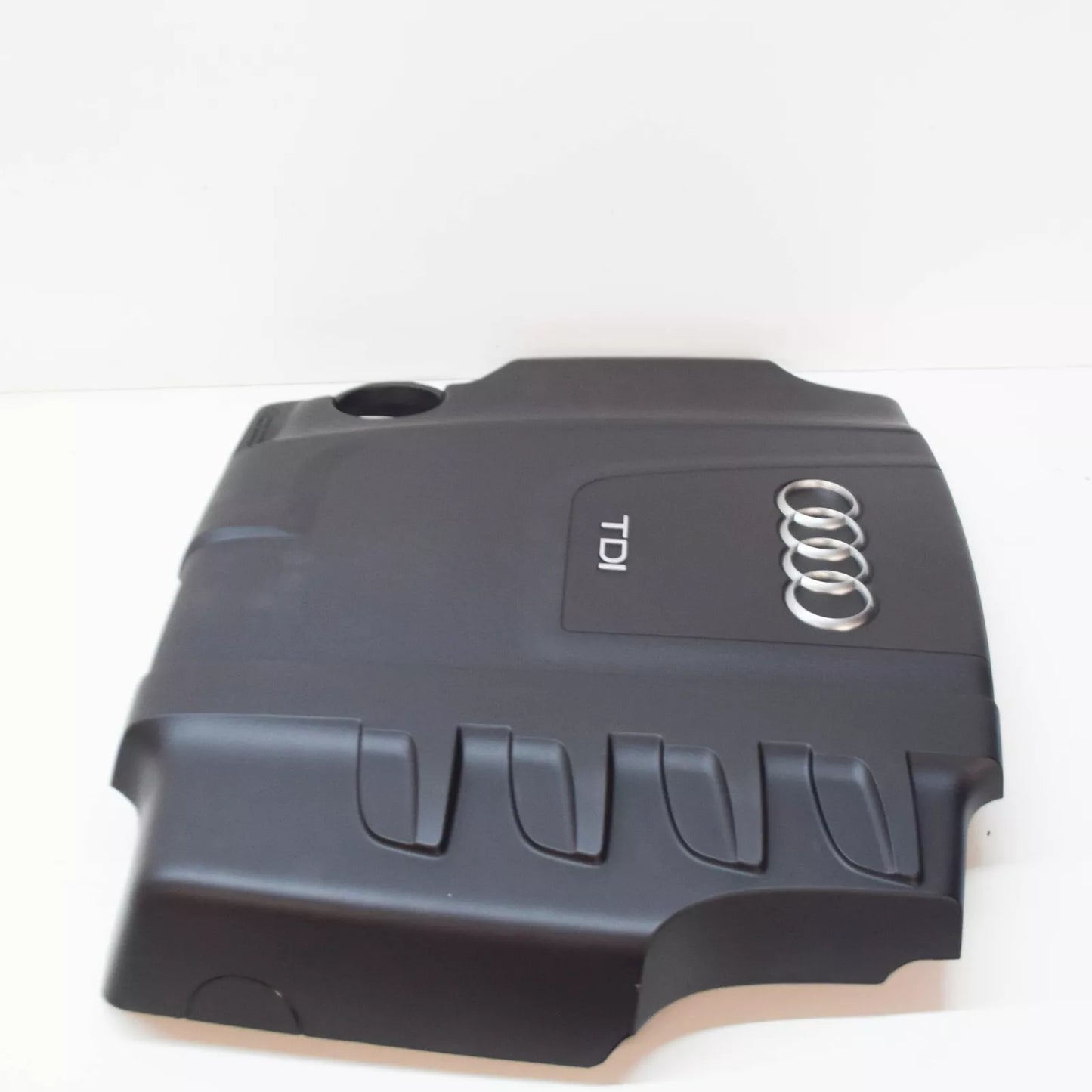 NEW AUDI A4 B8 AVANT ENGINE DECORATIVE COVER 03L103925P ORIGINAL