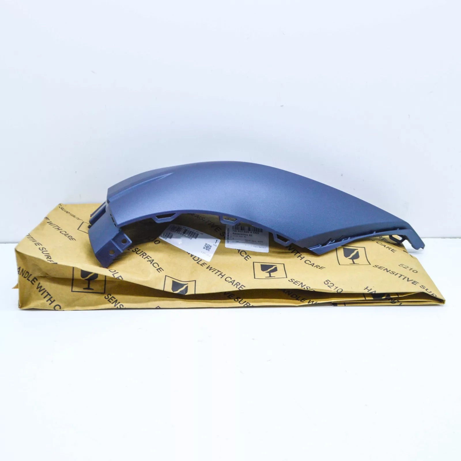 NEW VOLKSWAGEN ID.4 E21 FRONT BUMPER RIGHT COVER TRIM PART 11A853666AXN9