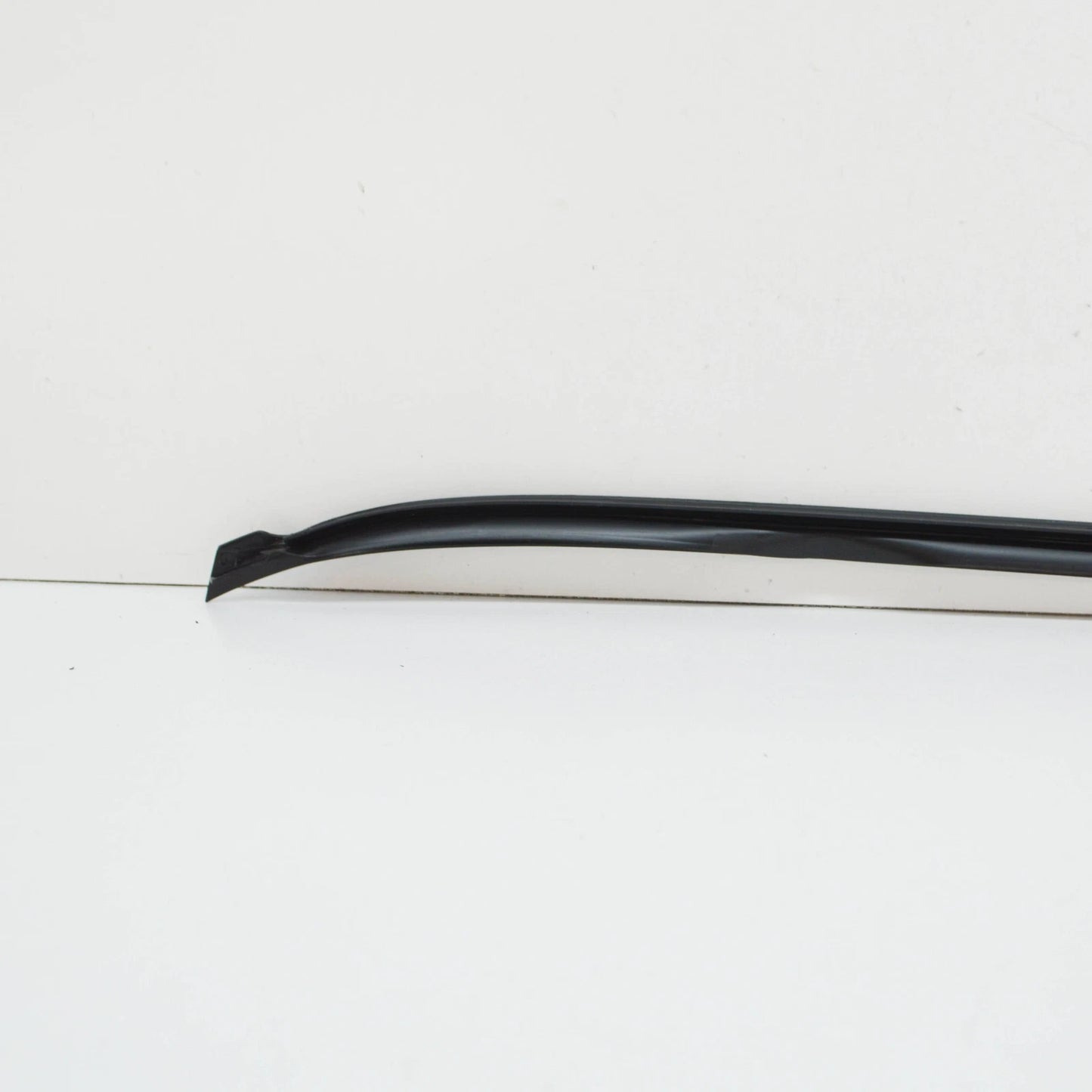 NEW VW TOUAREG 7L FRONT LEFT WINDSHIELD MOLDING 7L68543279B9 ORIGINAL