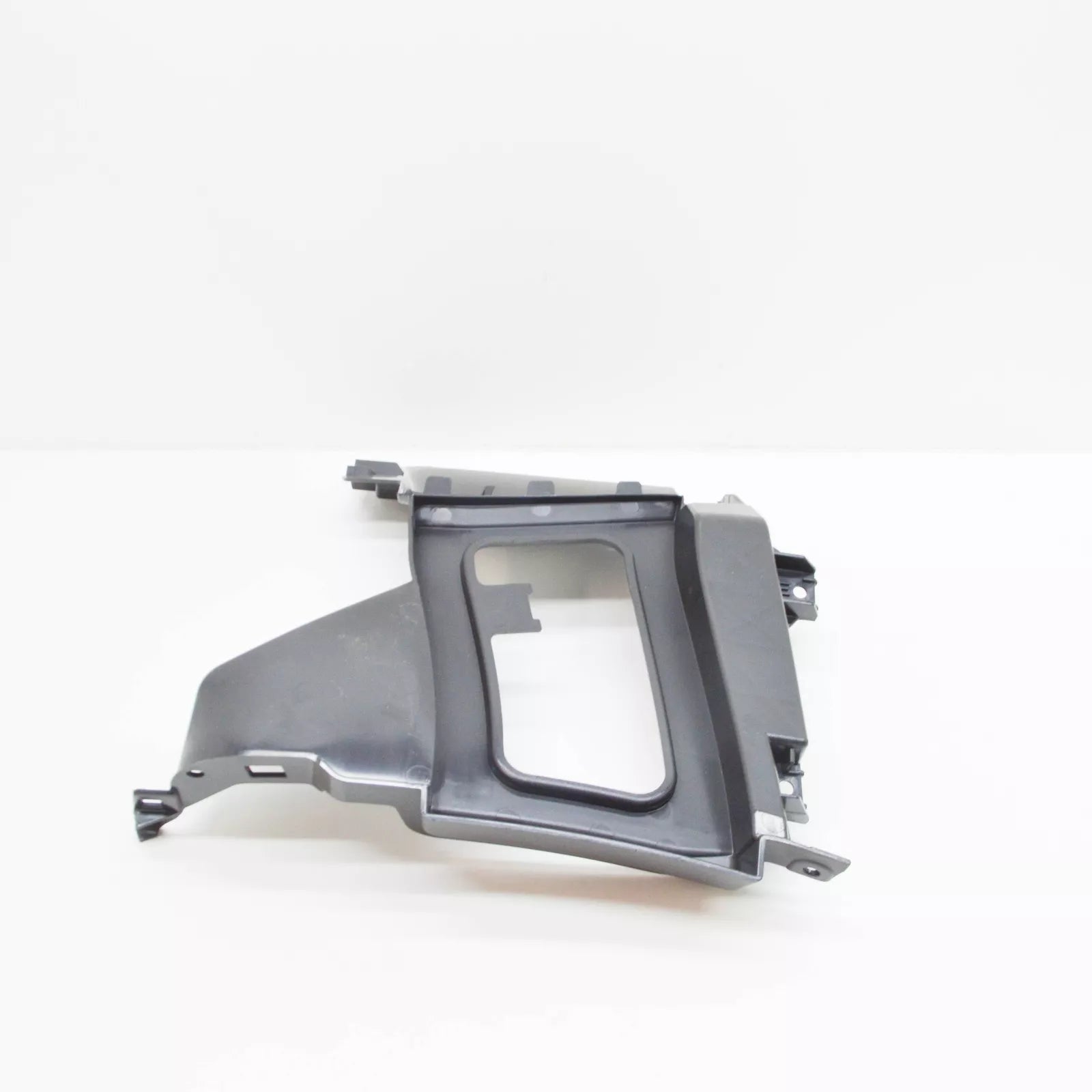 NEW AUDI A7 SPORTBACK 4K8 FRONT LEFT AIR GUIDE PART 4K8121763D 2019 ORIGINAL