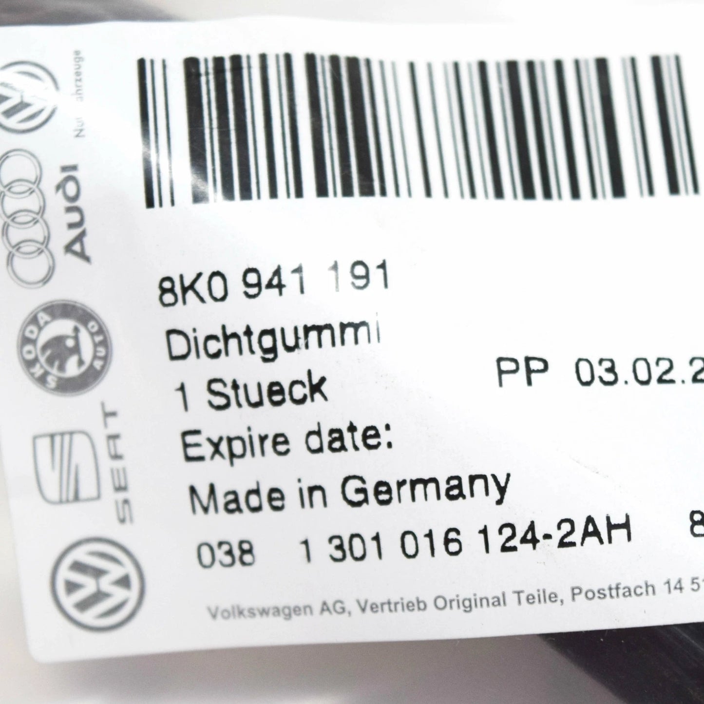 NEW AUDI A4 8K B8 LEFT HEADLIGHT SIDE SEAL FRAME 8K0941191