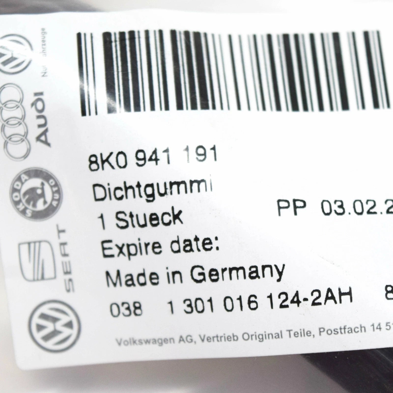 NEW AUDI A4 8K B8 LEFT HEADLIGHT SIDE SEAL FRAME 8K0941191